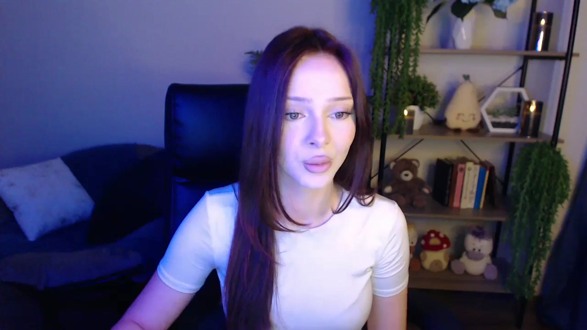 Gallery image thumbnail from KateManelli's myfreecams stream on, 04/08/2025, 13:01 image 16 of 20