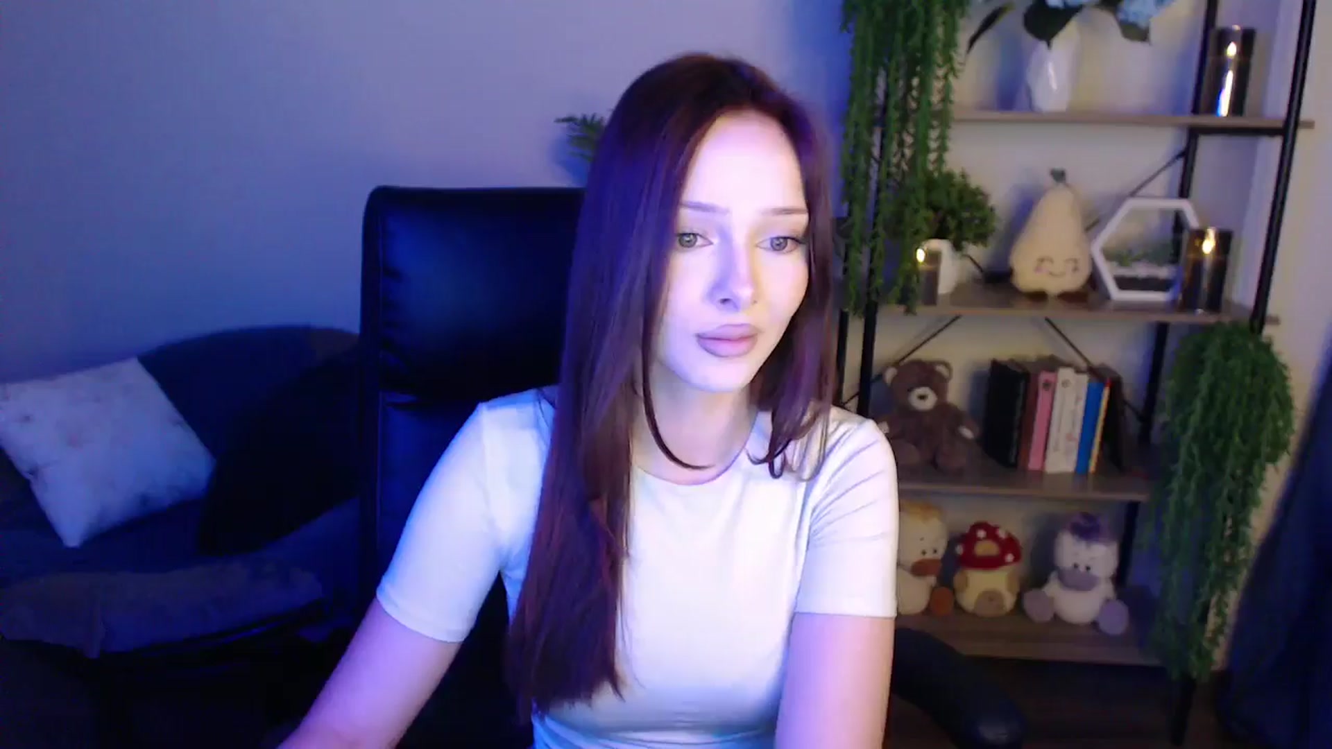 Gallery image thumbnail from KateManelli's myfreecams stream on, 04/08/2025, 13:01 image 8 of 20