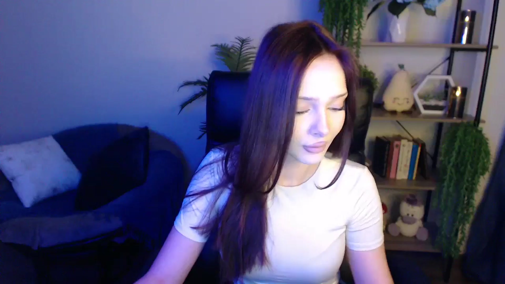 Gallery image thumbnail from KateManelli's myfreecams stream on, 04/08/2025, 13:01 image 6 of 20