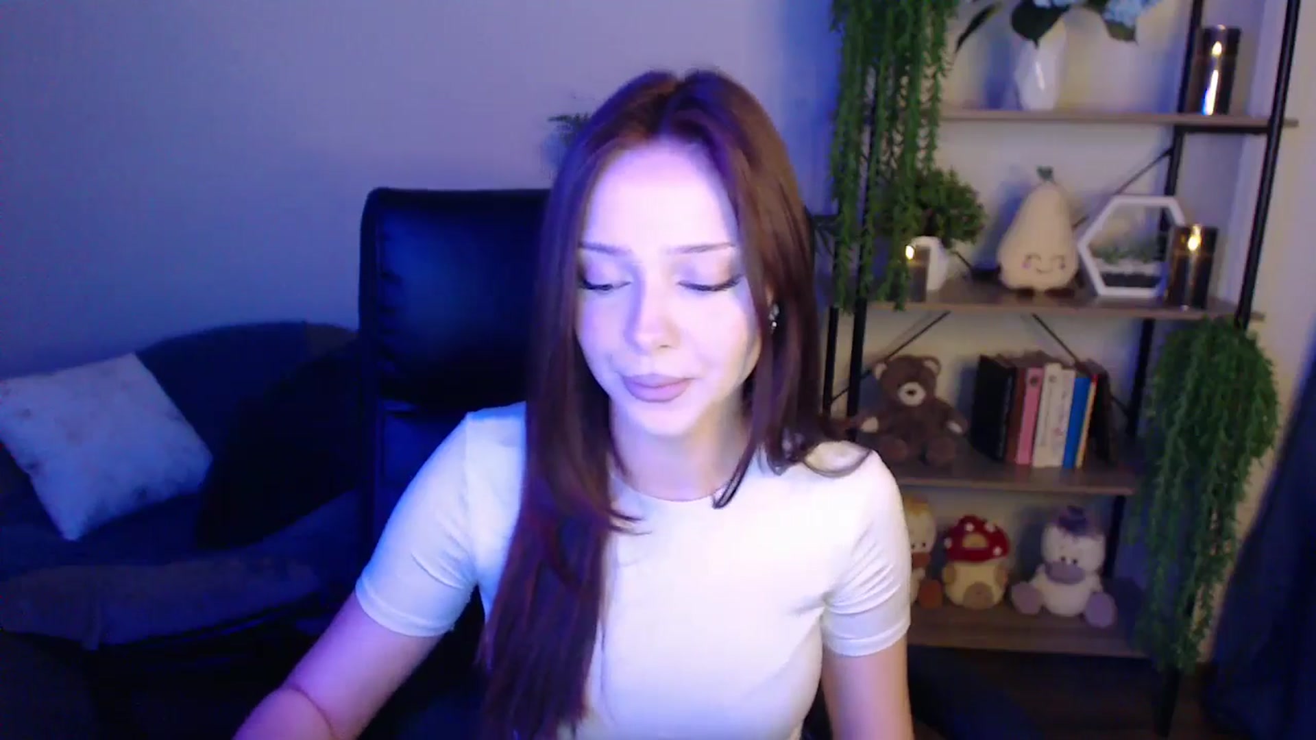 Gallery image thumbnail from KateManelli's myfreecams stream on, 04/08/2025, 13:01 image 18 of 20