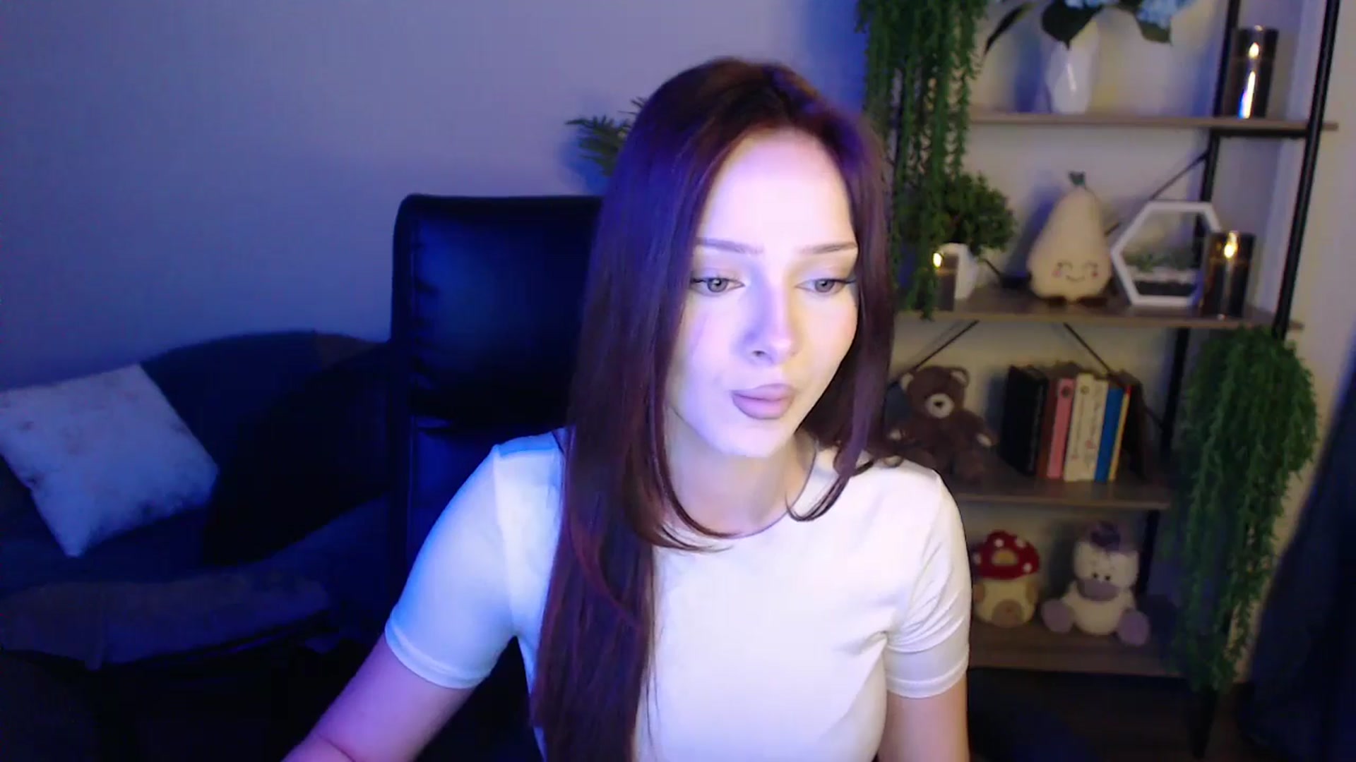 Gallery image thumbnail from KateManelli's myfreecams stream on, 04/08/2025, 13:01 image 14 of 20