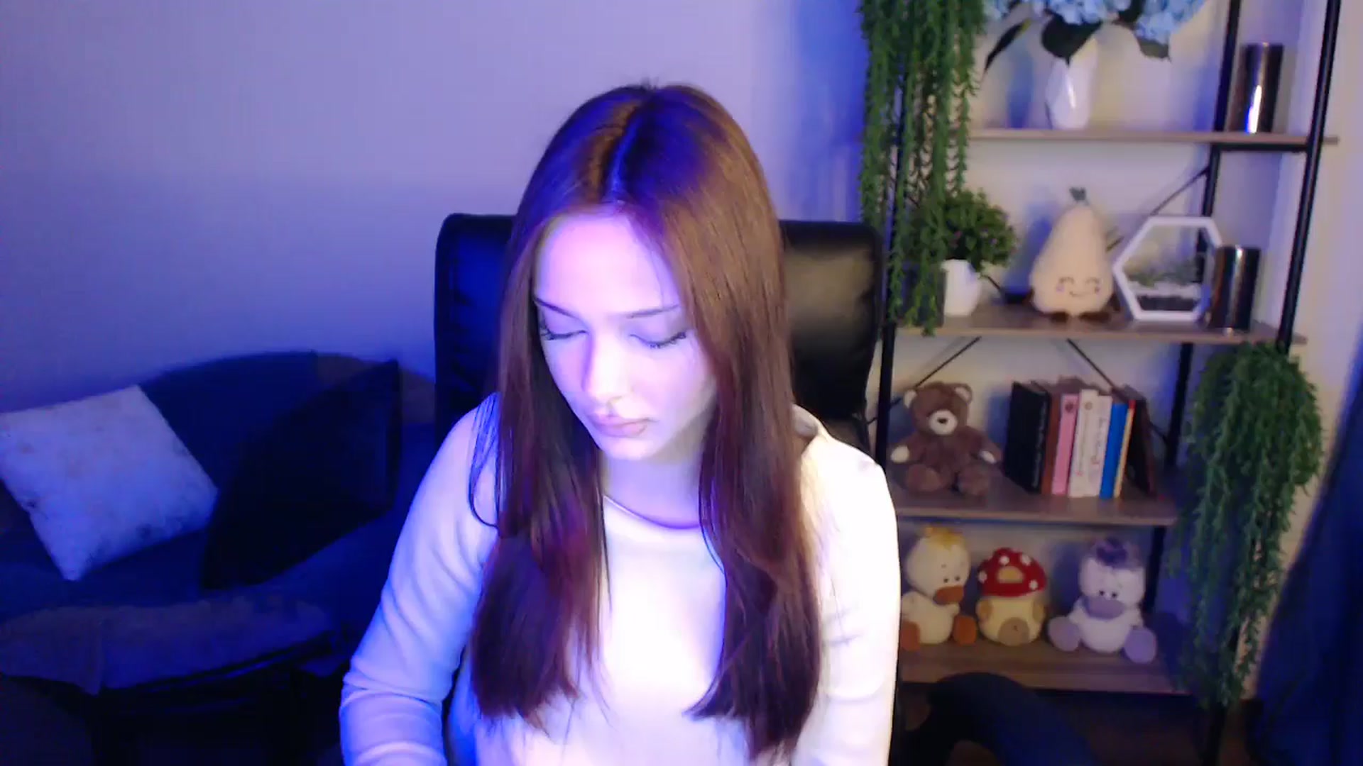 Gallery image thumbnail from KateManelli's myfreecams stream on, 04/09/2025, 09:16 image 1 of 20