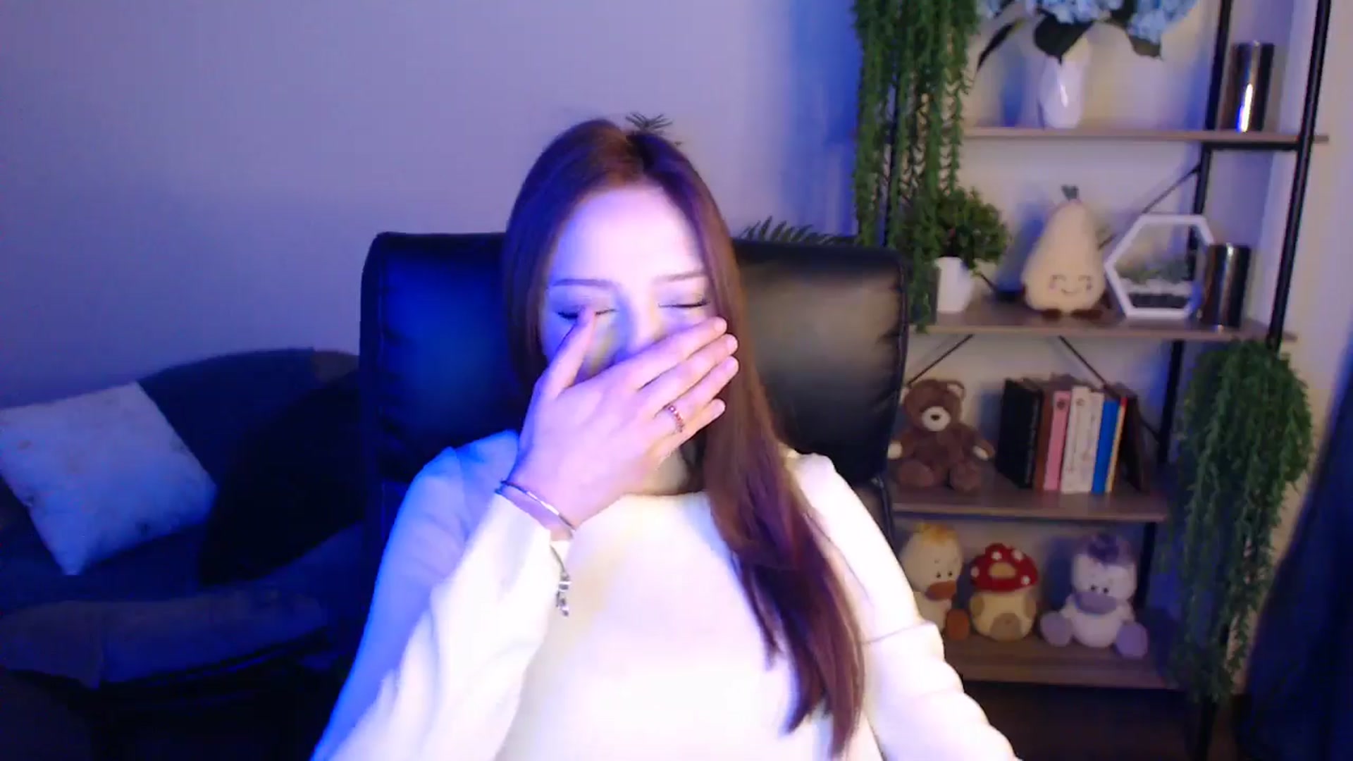 Gallery image thumbnail from KateManelli's myfreecams stream on, 04/09/2025, 09:55 image 8 of 20