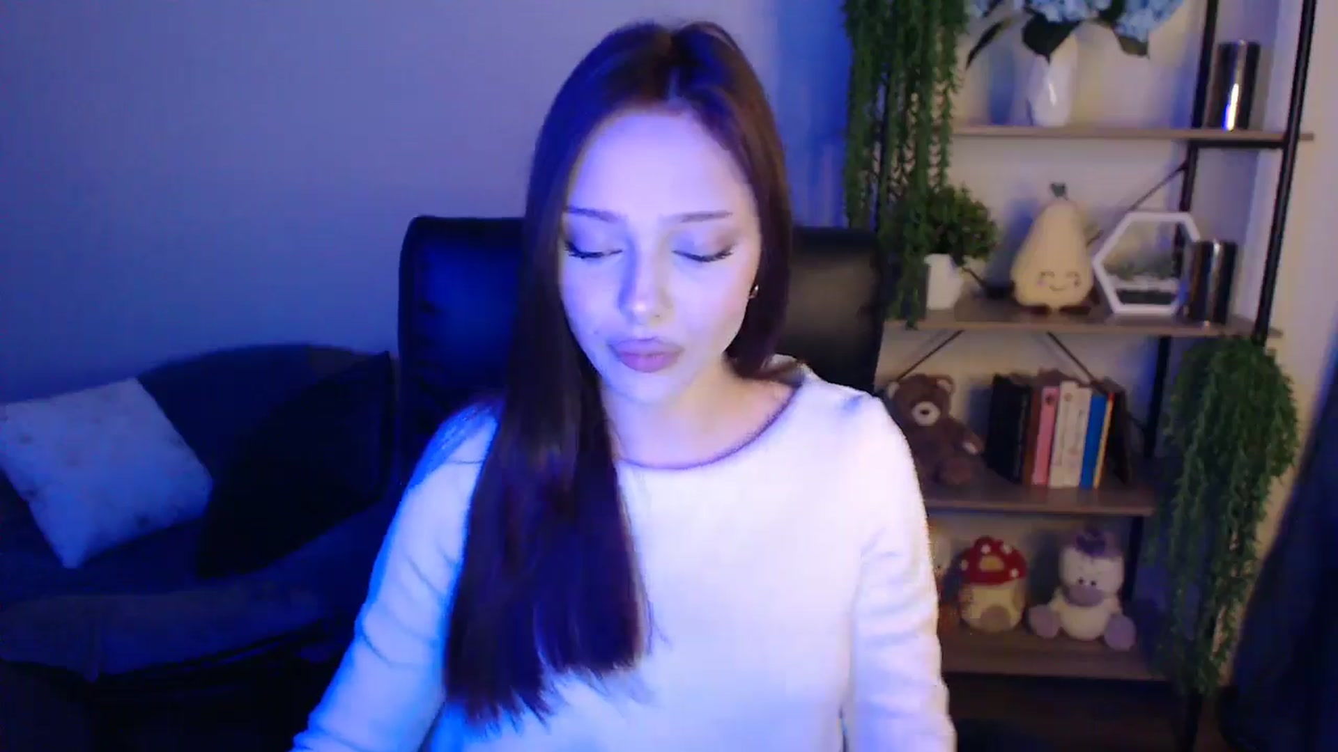 Gallery image thumbnail from KateManelli's myfreecams stream on, 04/09/2025, 10:57 image 8 of 20