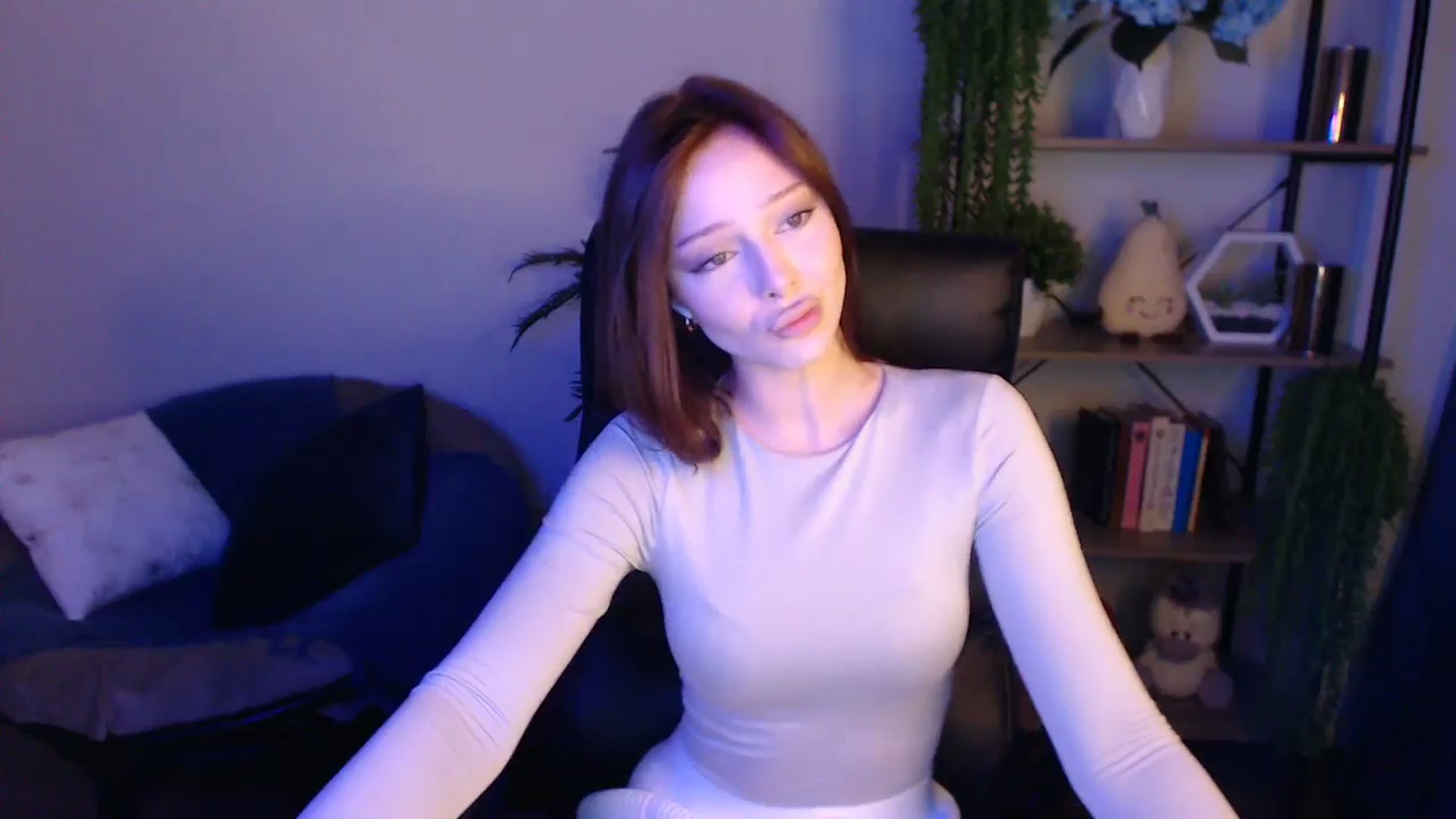 Gallery image thumbnail from KateManelli's myfreecams stream on, 04/11/2025, 08:44 image 12 of 20