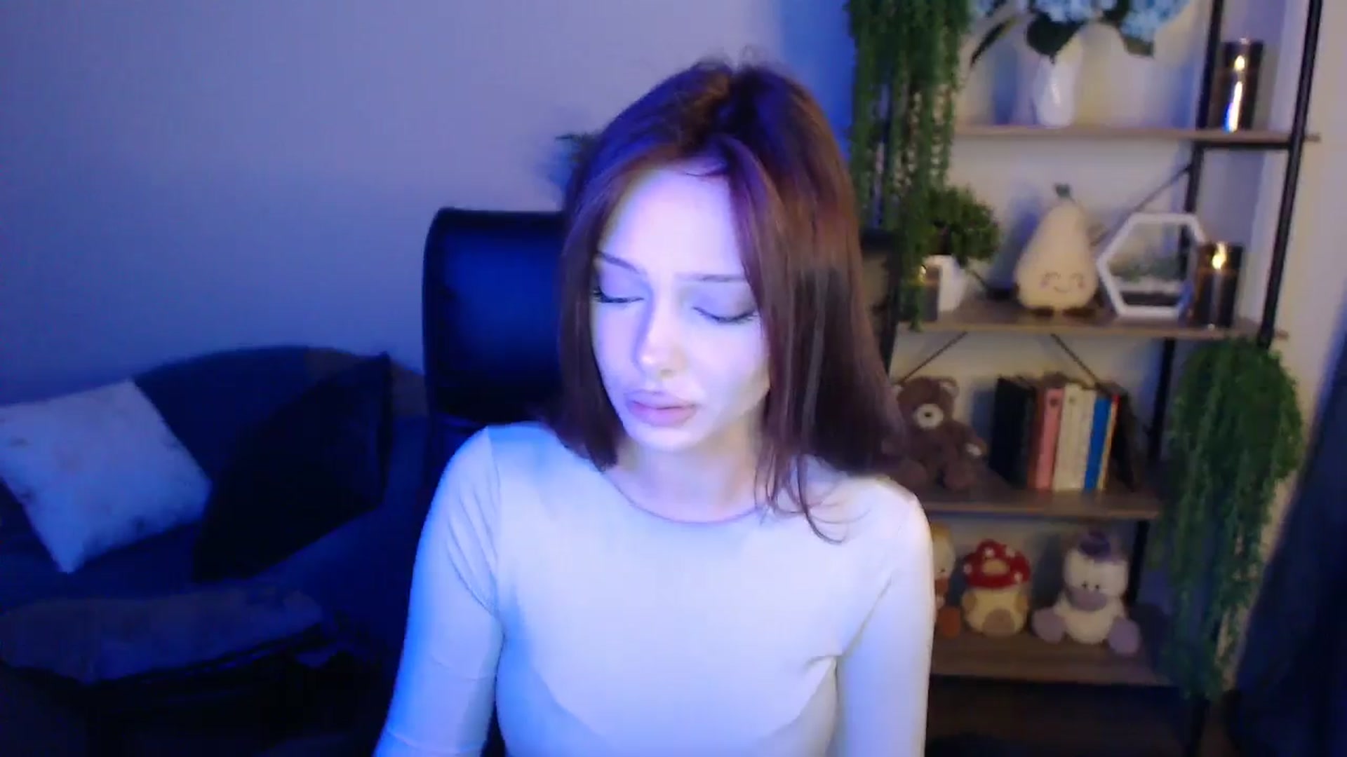 Gallery image thumbnail from KateManelli's myfreecams stream on, 04/11/2025, 10:27 image 15 of 20
