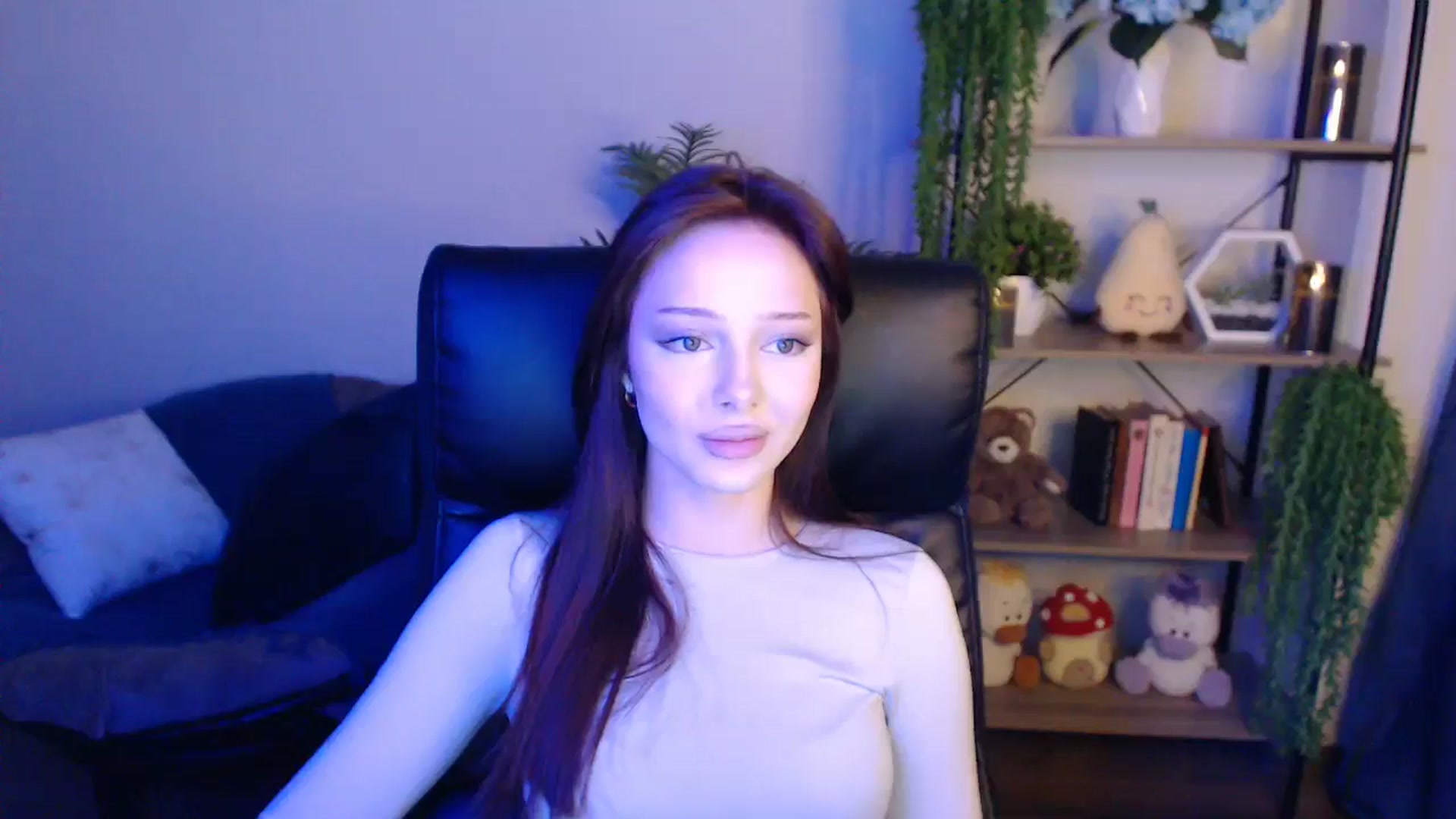 Gallery image thumbnail from KateManelli's myfreecams stream on, 04/11/2025, 11:10 image 10 of 20
