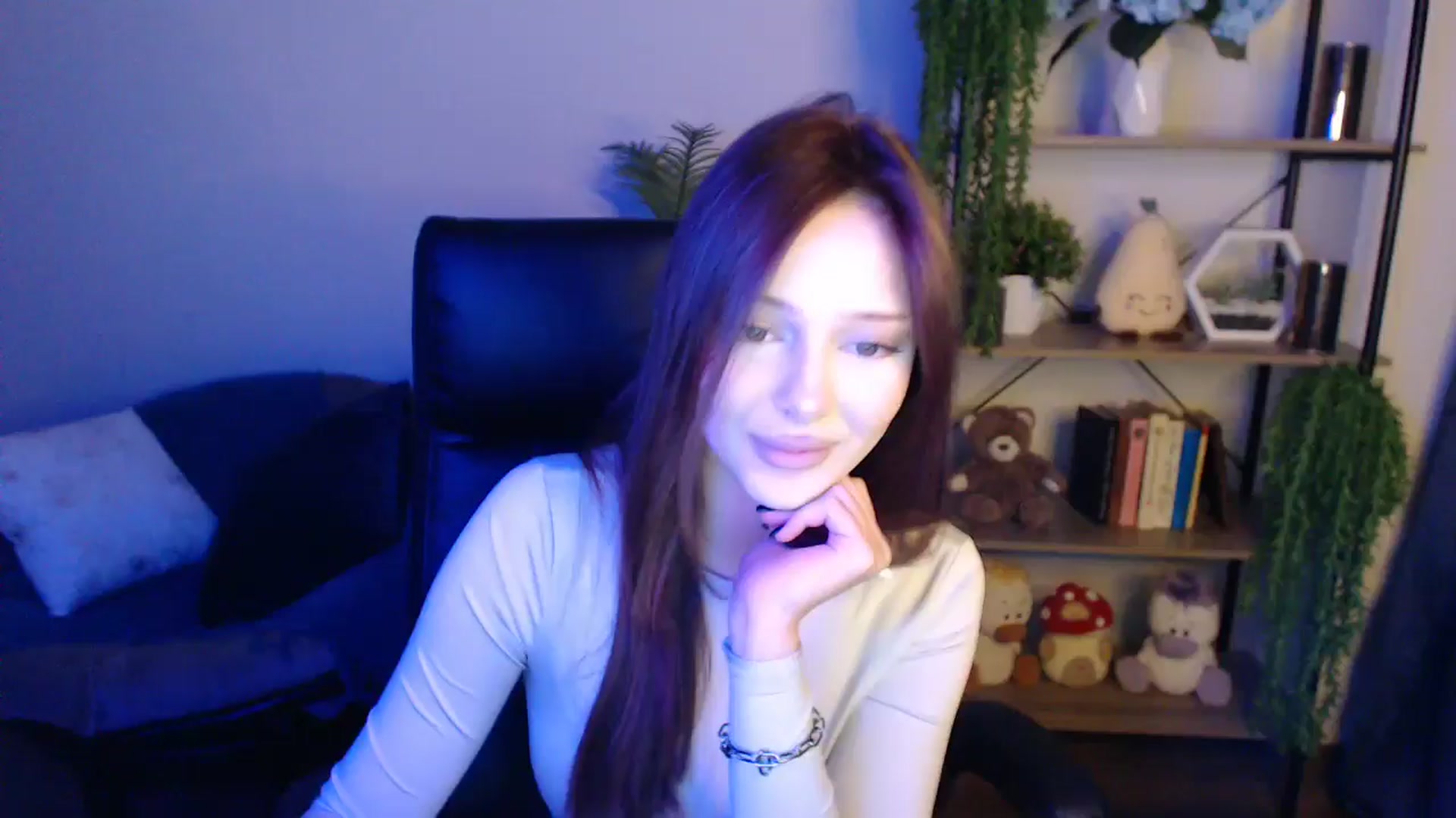 Gallery image thumbnail from KateManelli's myfreecams stream on, 04/11/2025, 13:24 image 1 of 20
