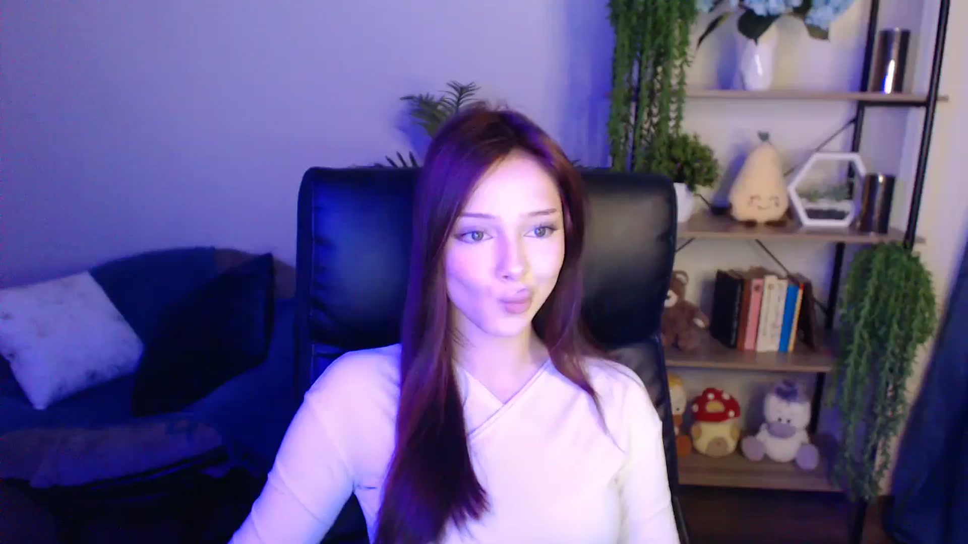 Gallery image thumbnail from KateManelli's myfreecams stream on, 04/12/2025, 10:42 image 19 of 20