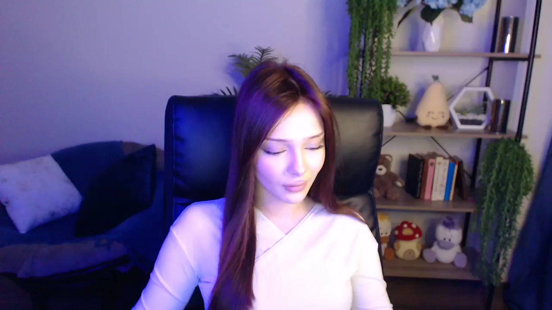 Gallery image thumbnail from KateManelli's myfreecams stream on, 04/12/2025, 10:42 image 16 of 20