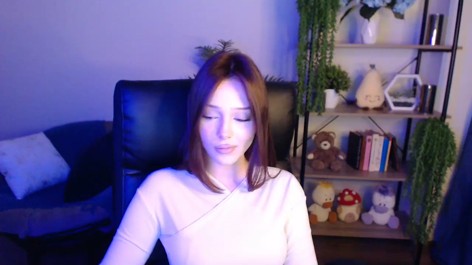 Gallery image thumbnail from KateManelli's myfreecams stream on, 04/12/2025, 11:58 image 14 of 20