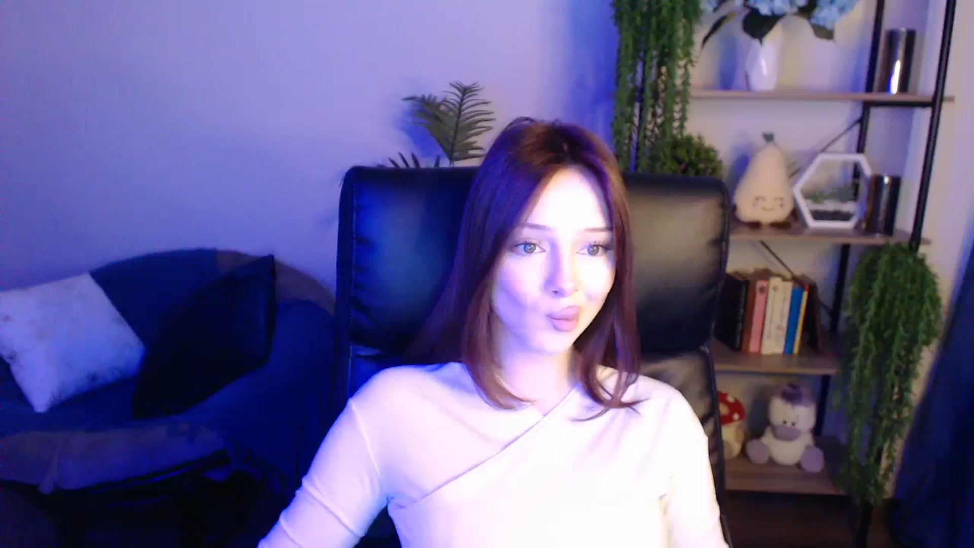 Gallery image thumbnail from KateManelli's myfreecams stream on, 04/12/2025, 11:58 image 7 of 20