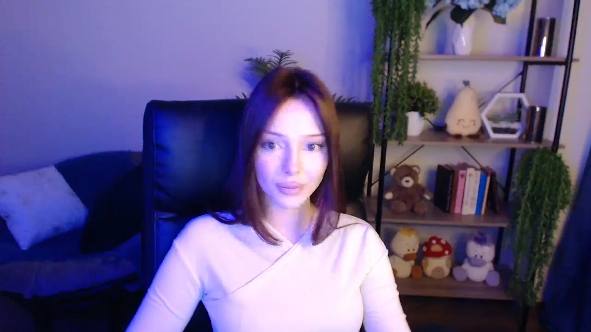 Gallery image thumbnail from KateManelli's myfreecams stream on, 04/12/2025, 11:58 image 19 of 20