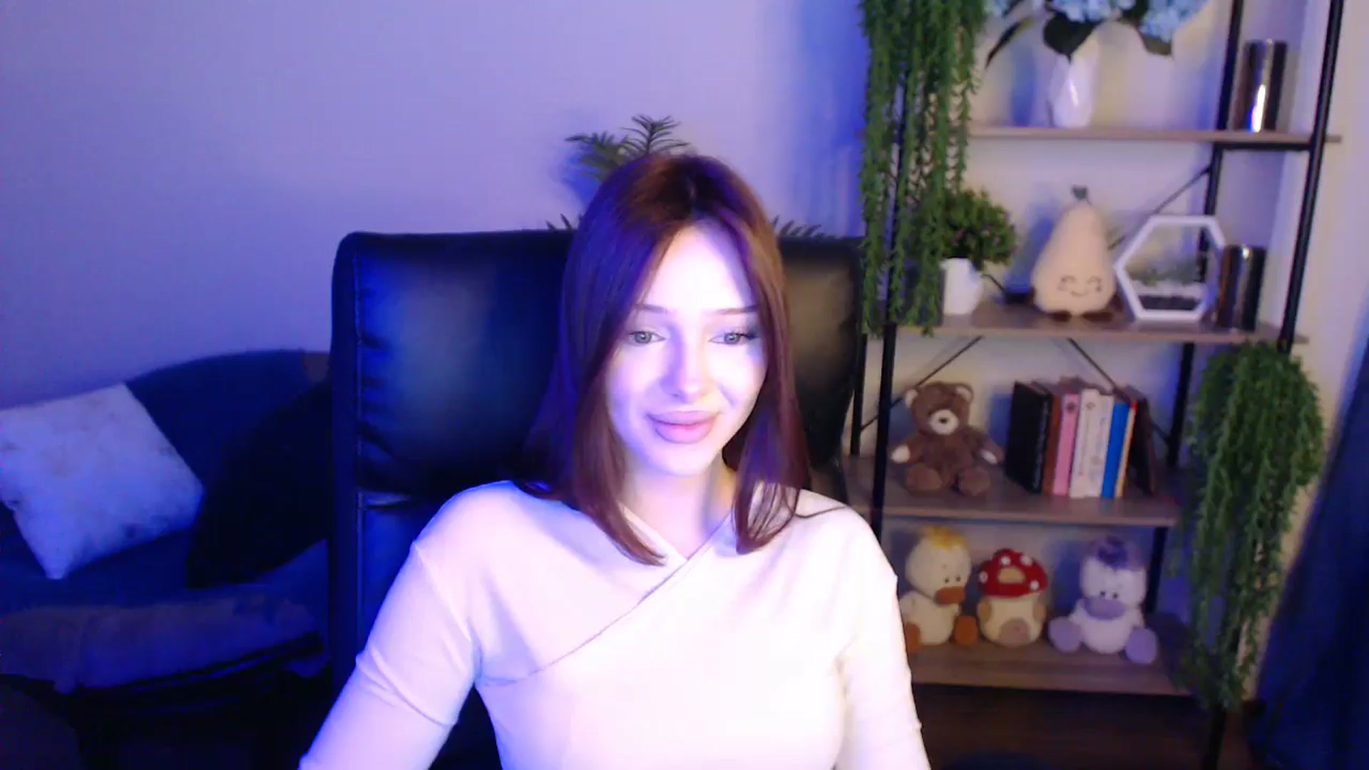 Gallery image thumbnail from KateManelli's myfreecams stream on, 04/12/2025, 11:58 image 15 of 20