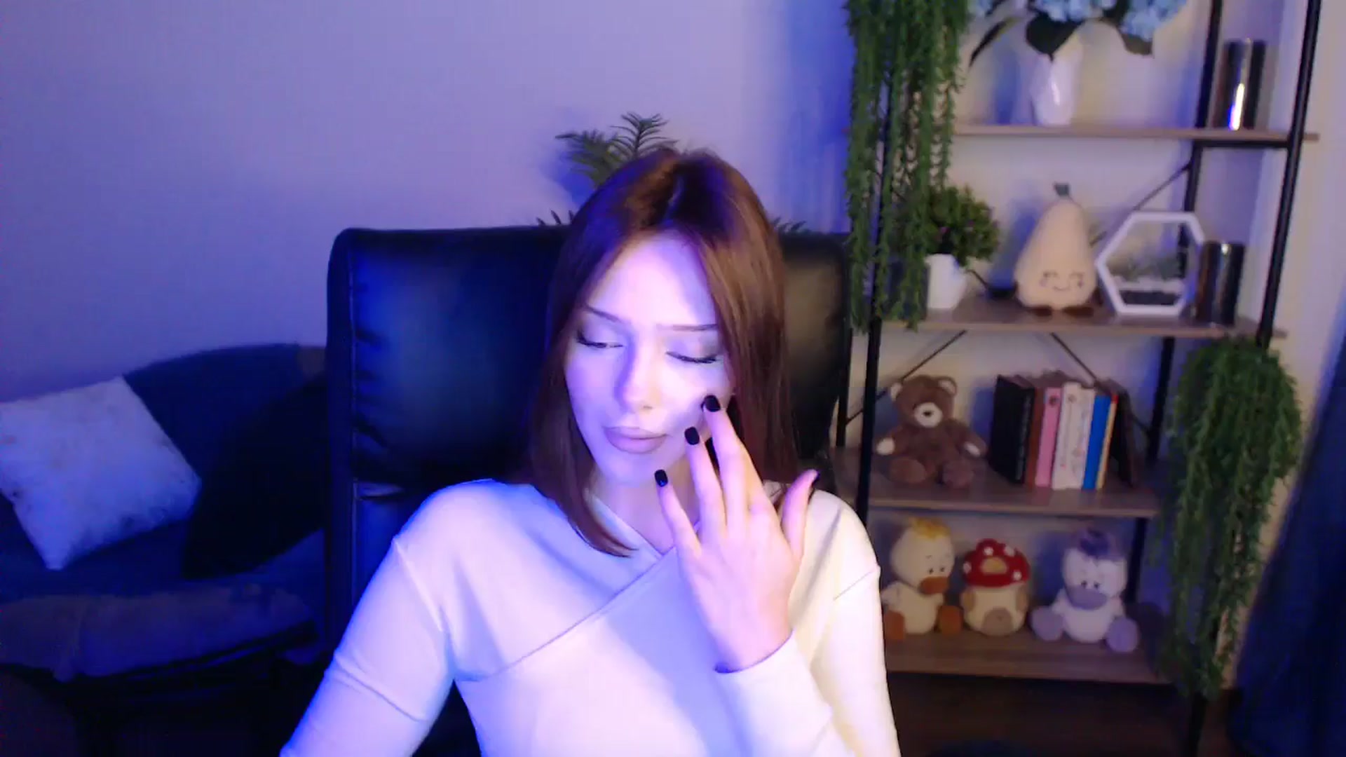 Gallery image thumbnail from KateManelli's myfreecams stream on, 04/12/2025, 11:58 image 13 of 20