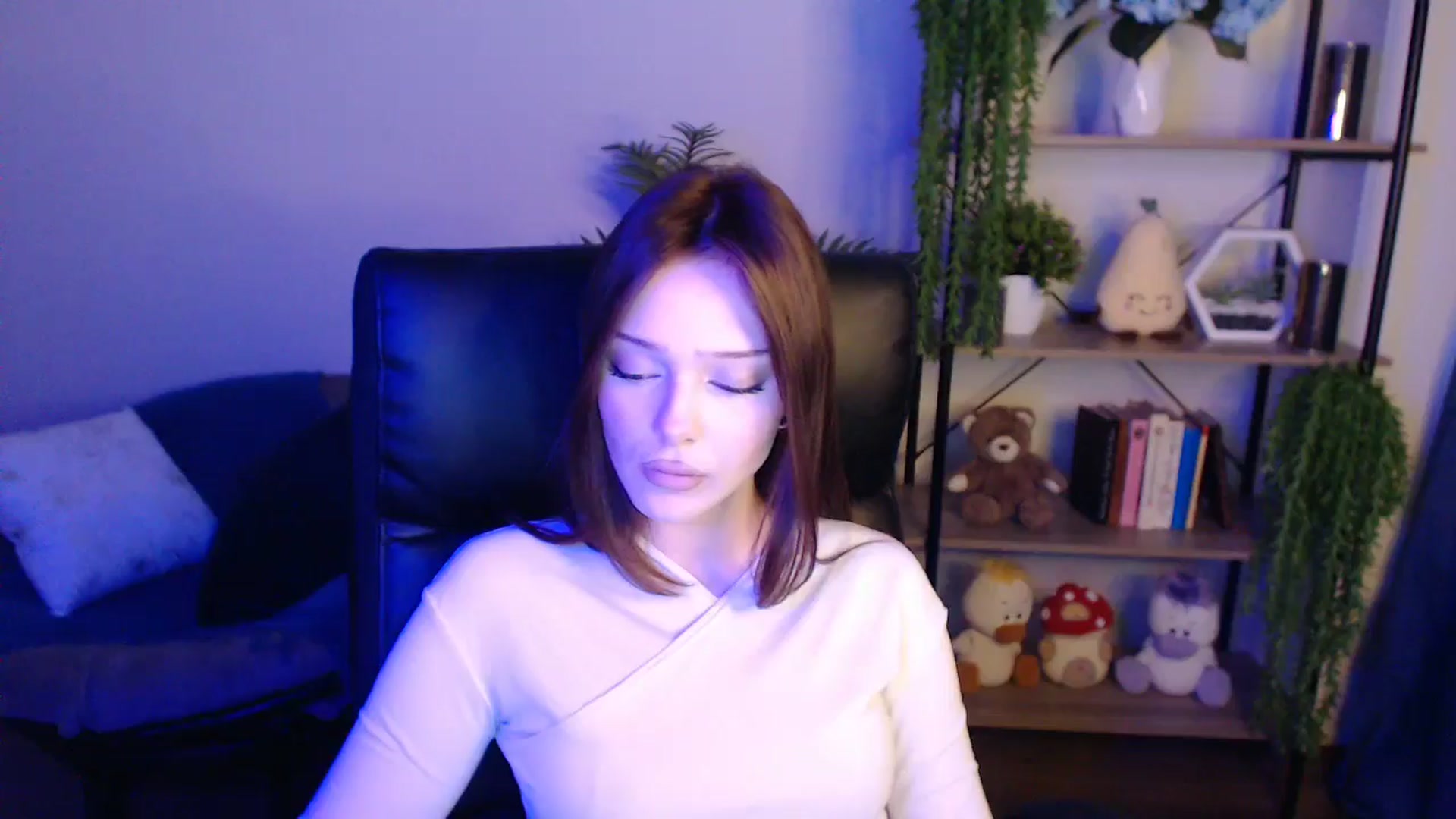 Gallery image thumbnail from KateManelli's myfreecams stream on, 04/12/2025, 11:58 image 18 of 20