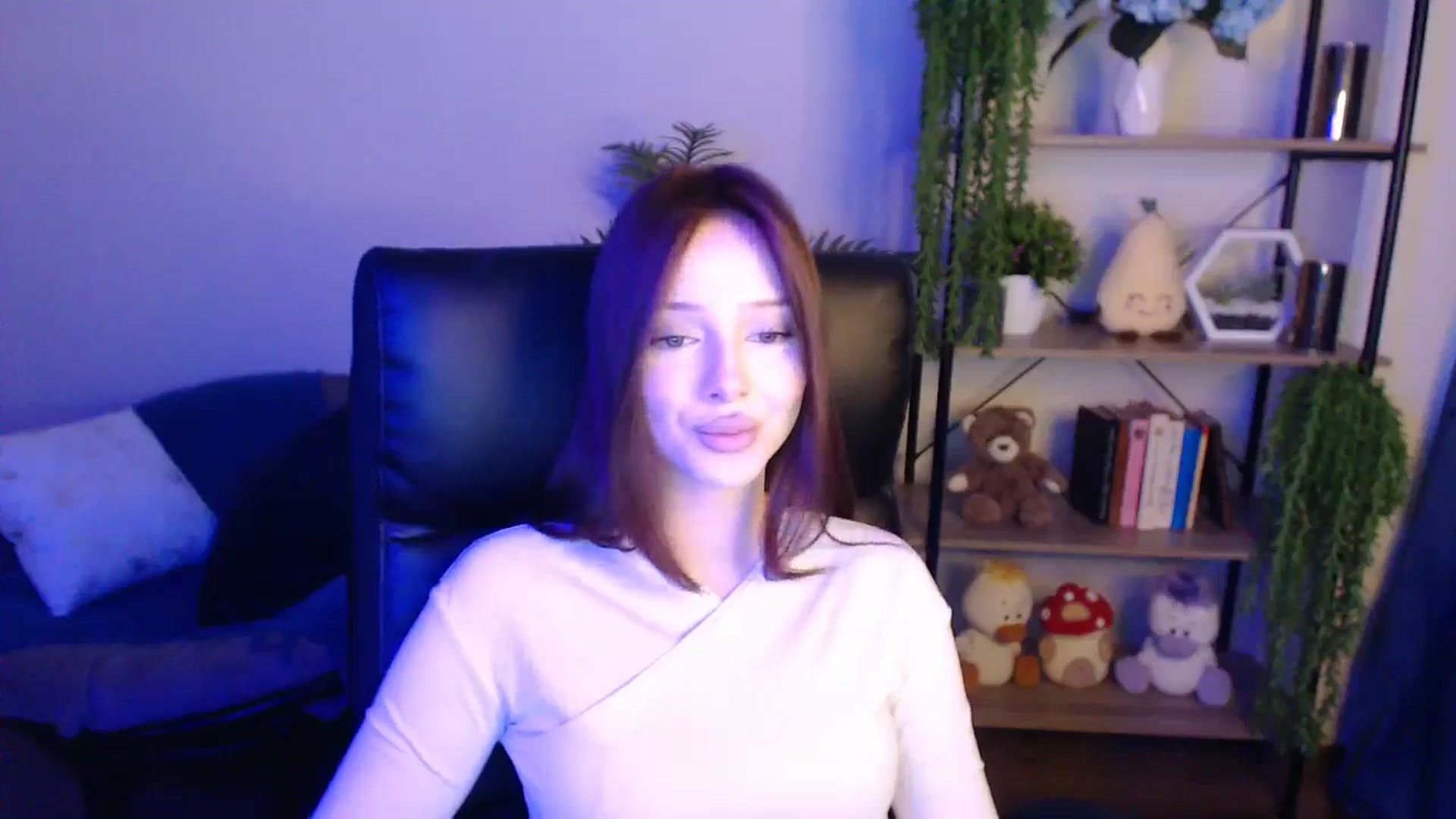 Gallery image thumbnail from KateManelli's myfreecams stream on, 04/12/2025, 11:58 image 16 of 20
