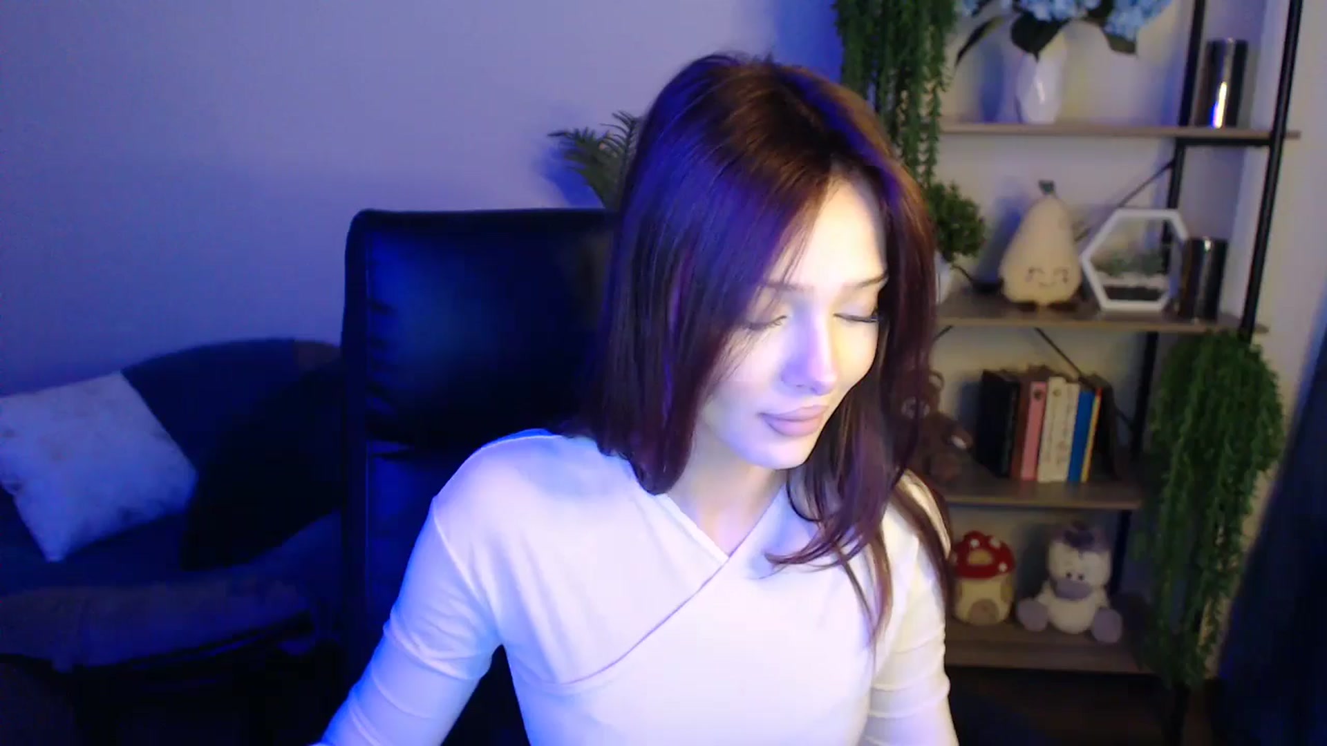 Gallery image thumbnail from KateManelli's myfreecams stream on, 04/12/2025, 11:58 image 12 of 20