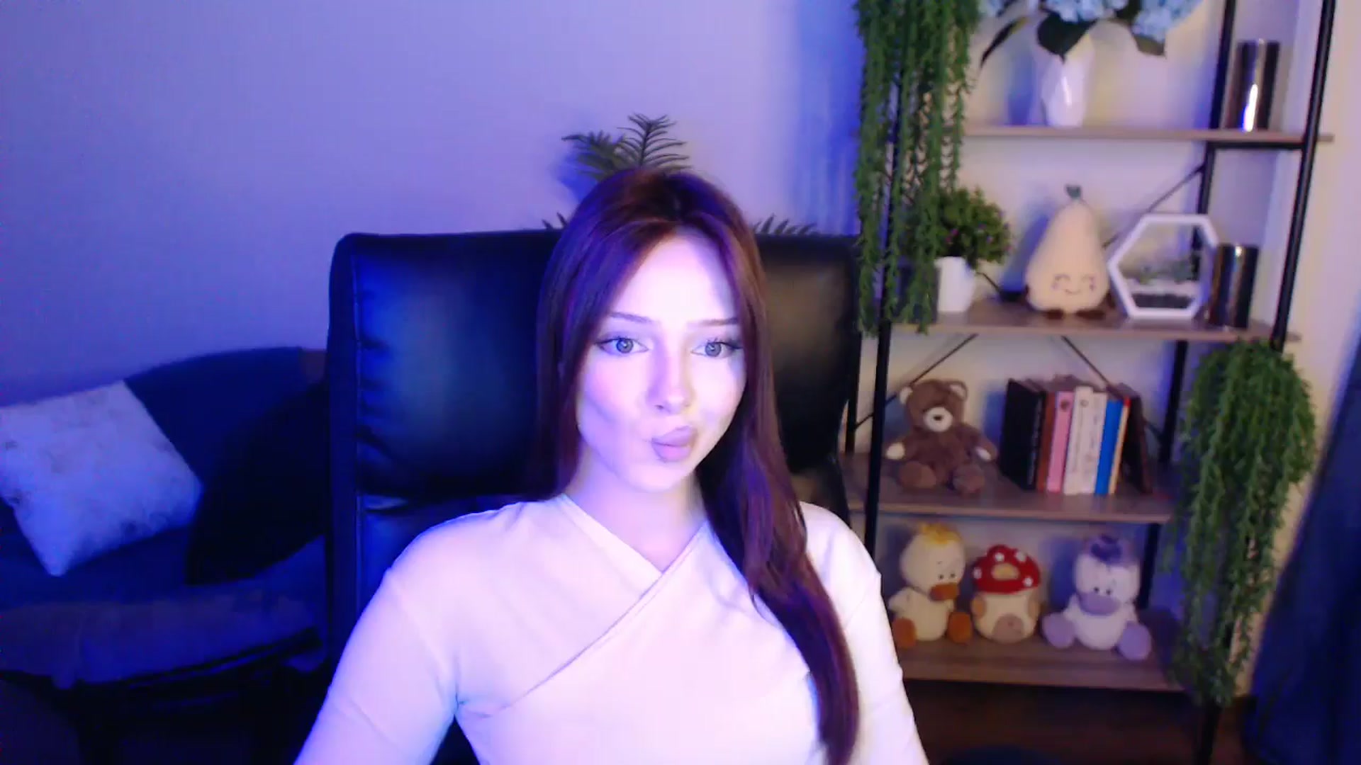 Gallery image thumbnail from KateManelli's myfreecams stream on, 04/12/2025, 12:22 image 10 of 20