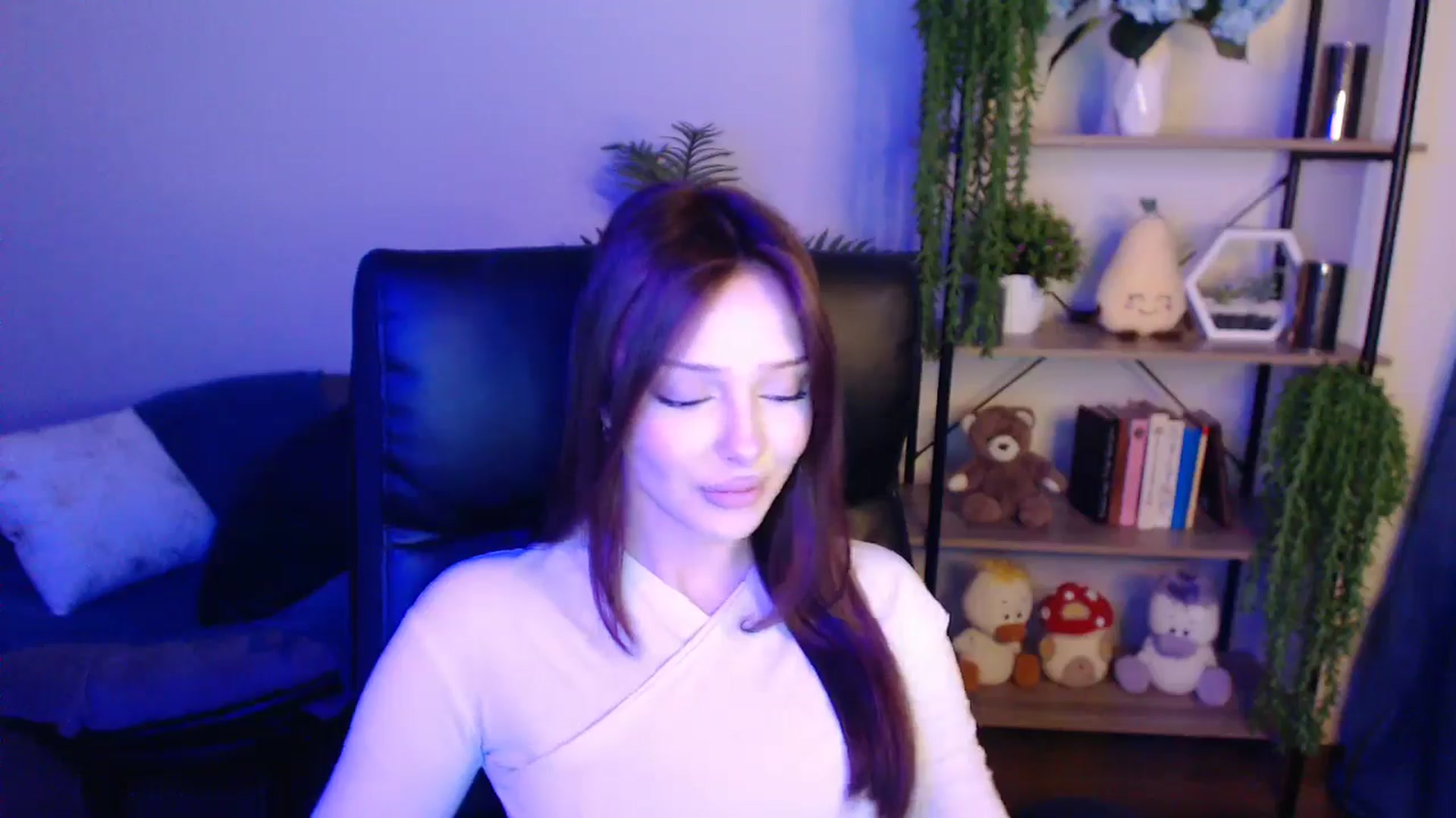 Gallery image thumbnail from KateManelli's myfreecams stream on, 04/12/2025, 12:22 image 13 of 20