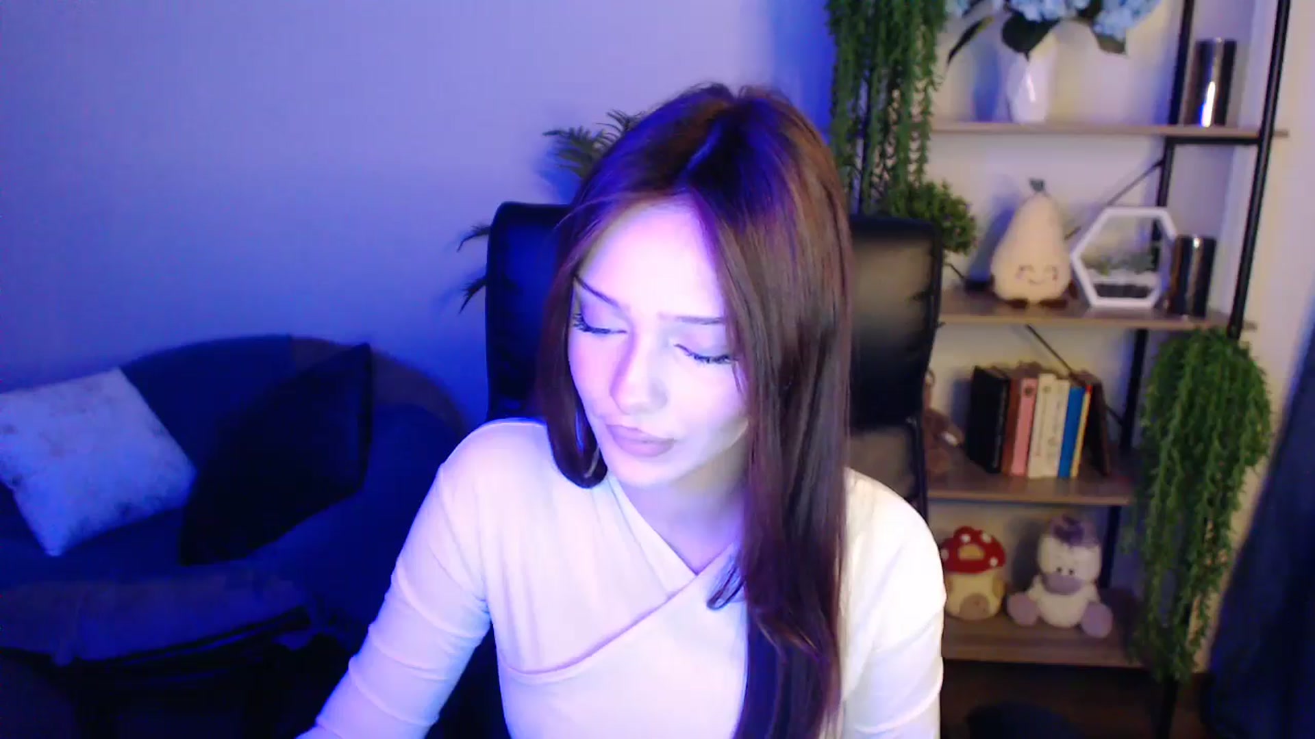 Gallery image thumbnail from KateManelli's myfreecams stream on, 04/12/2025, 12:22 image 17 of 20