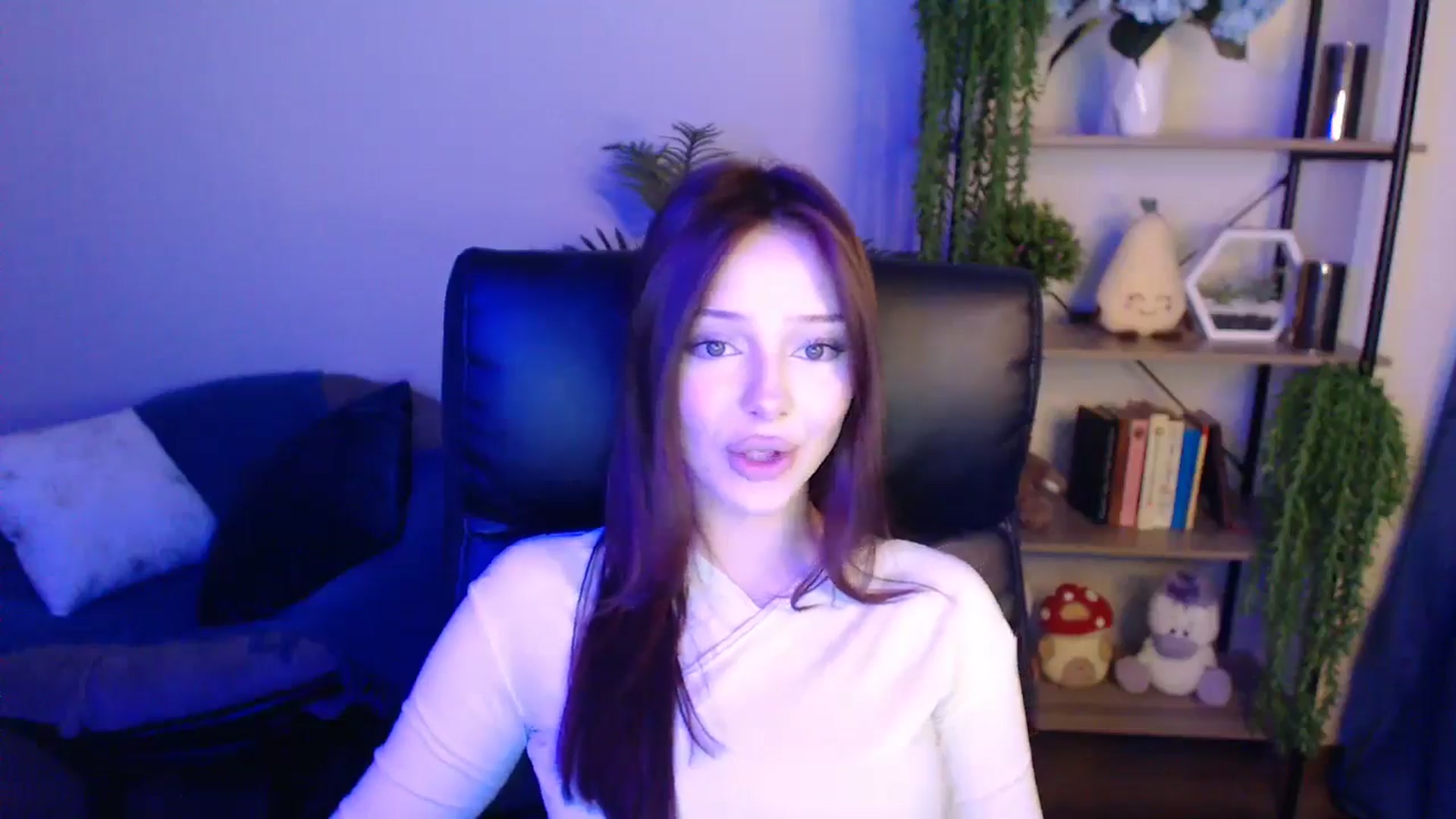 Gallery image thumbnail from KateManelli's myfreecams stream on, 04/12/2025, 12:46 image 7 of 20