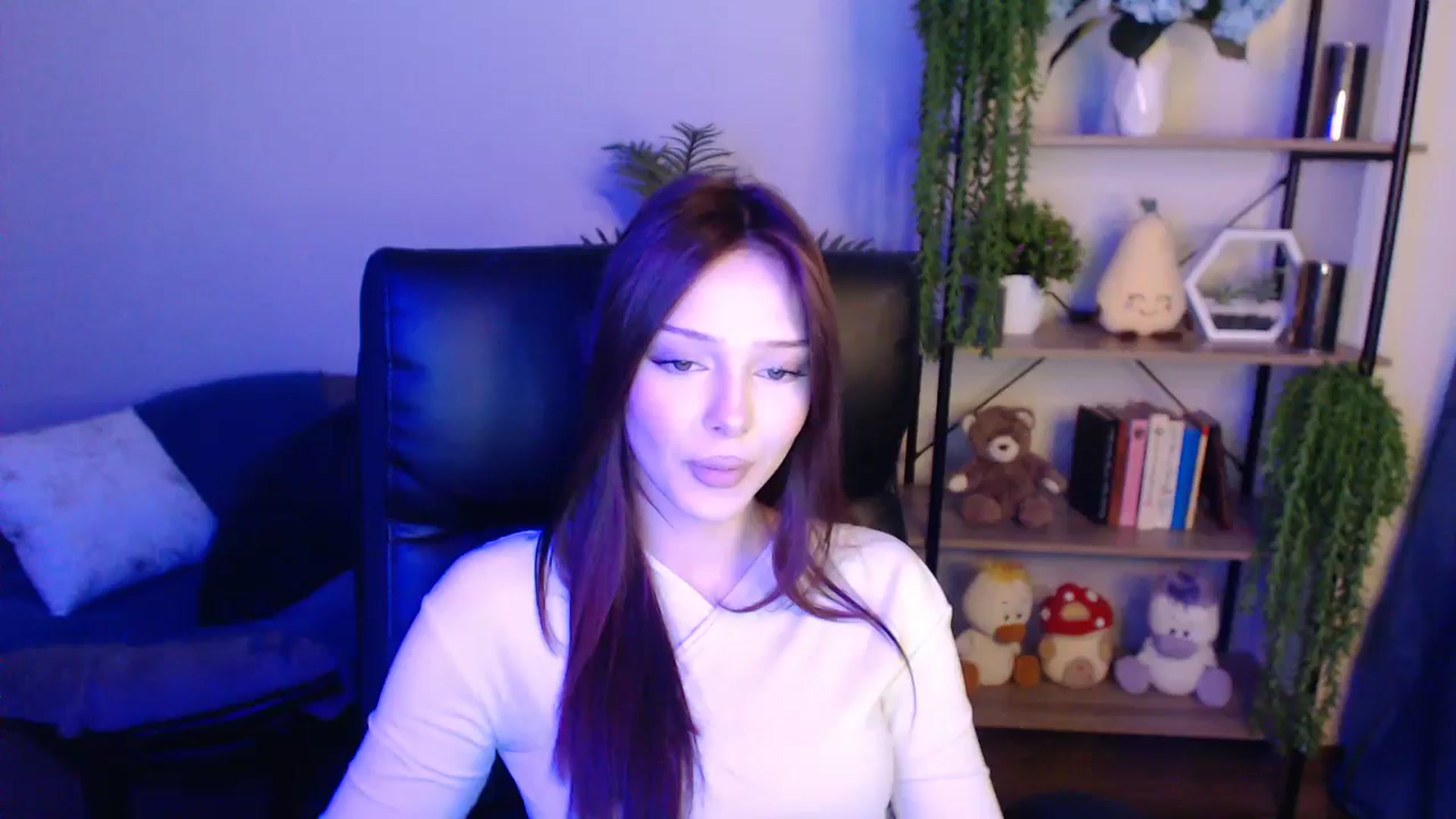 Gallery image thumbnail from KateManelli's myfreecams stream on, 04/12/2025, 12:46 image 16 of 20