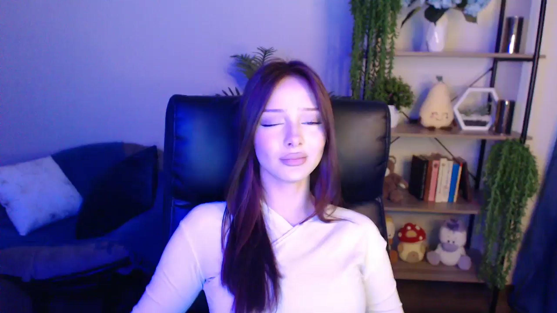 Gallery image thumbnail from KateManelli's myfreecams stream on, 04/12/2025, 12:46 image 10 of 20