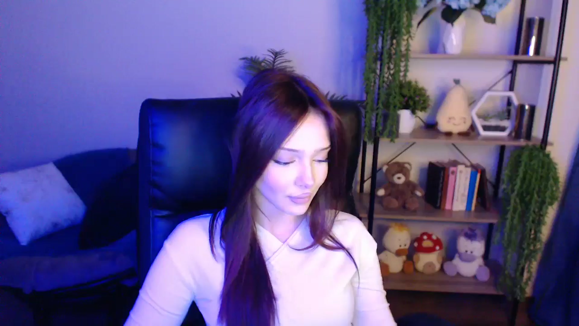 Gallery image thumbnail from KateManelli's myfreecams stream on, 04/12/2025, 12:46 image 18 of 20