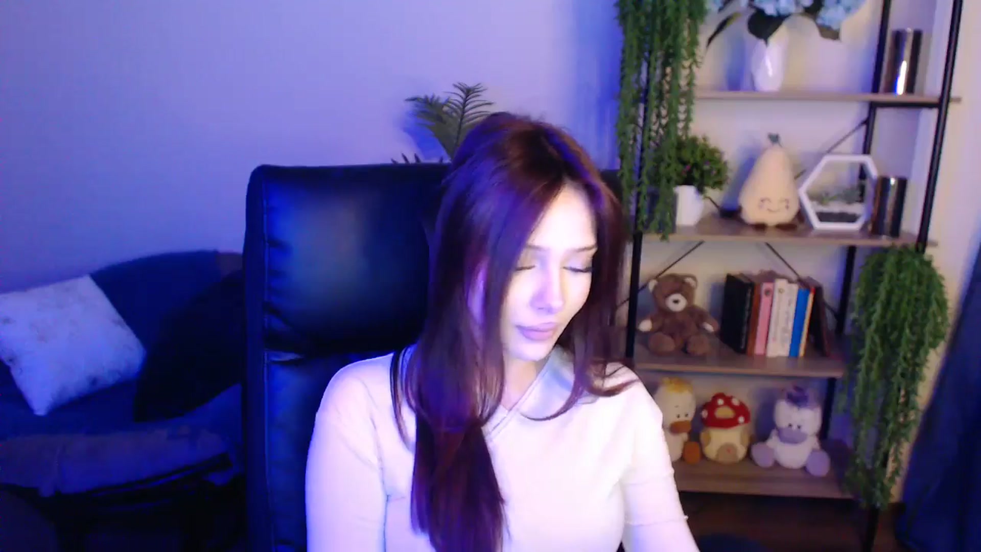 Gallery image thumbnail from KateManelli's myfreecams stream on, 04/12/2025, 12:46 image 14 of 20