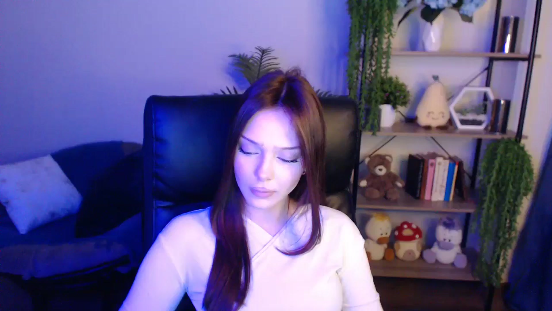 Gallery image thumbnail from KateManelli's myfreecams stream on, 04/12/2025, 13:43 image 18 of 20