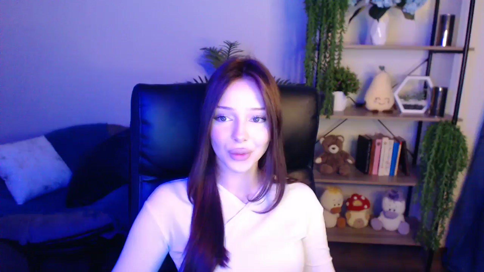 Gallery image thumbnail from KateManelli's myfreecams stream on, 04/12/2025, 13:43 image 11 of 20