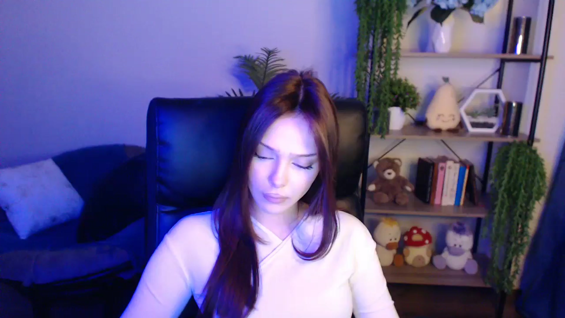 Gallery image thumbnail from KateManelli's myfreecams stream on, 04/12/2025, 13:43 image 15 of 20