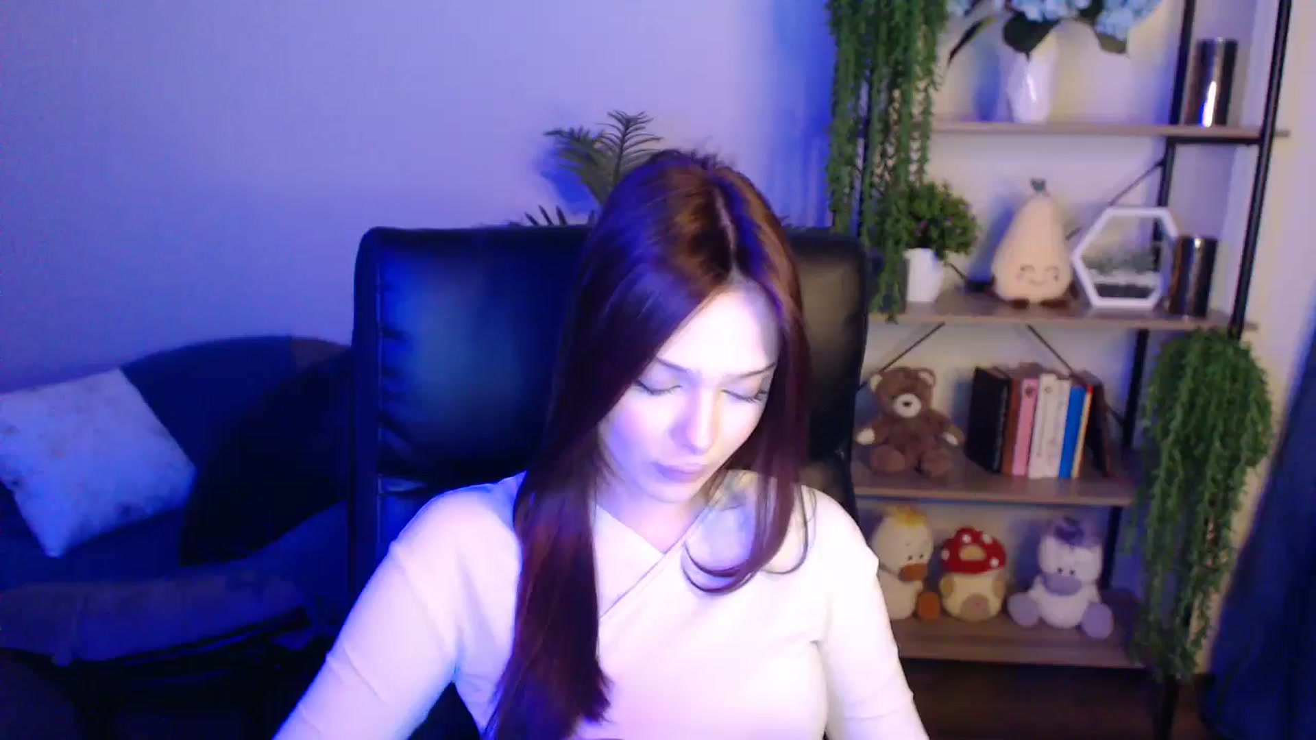 Gallery image thumbnail from KateManelli's myfreecams stream on, 04/12/2025, 13:43 image 9 of 20