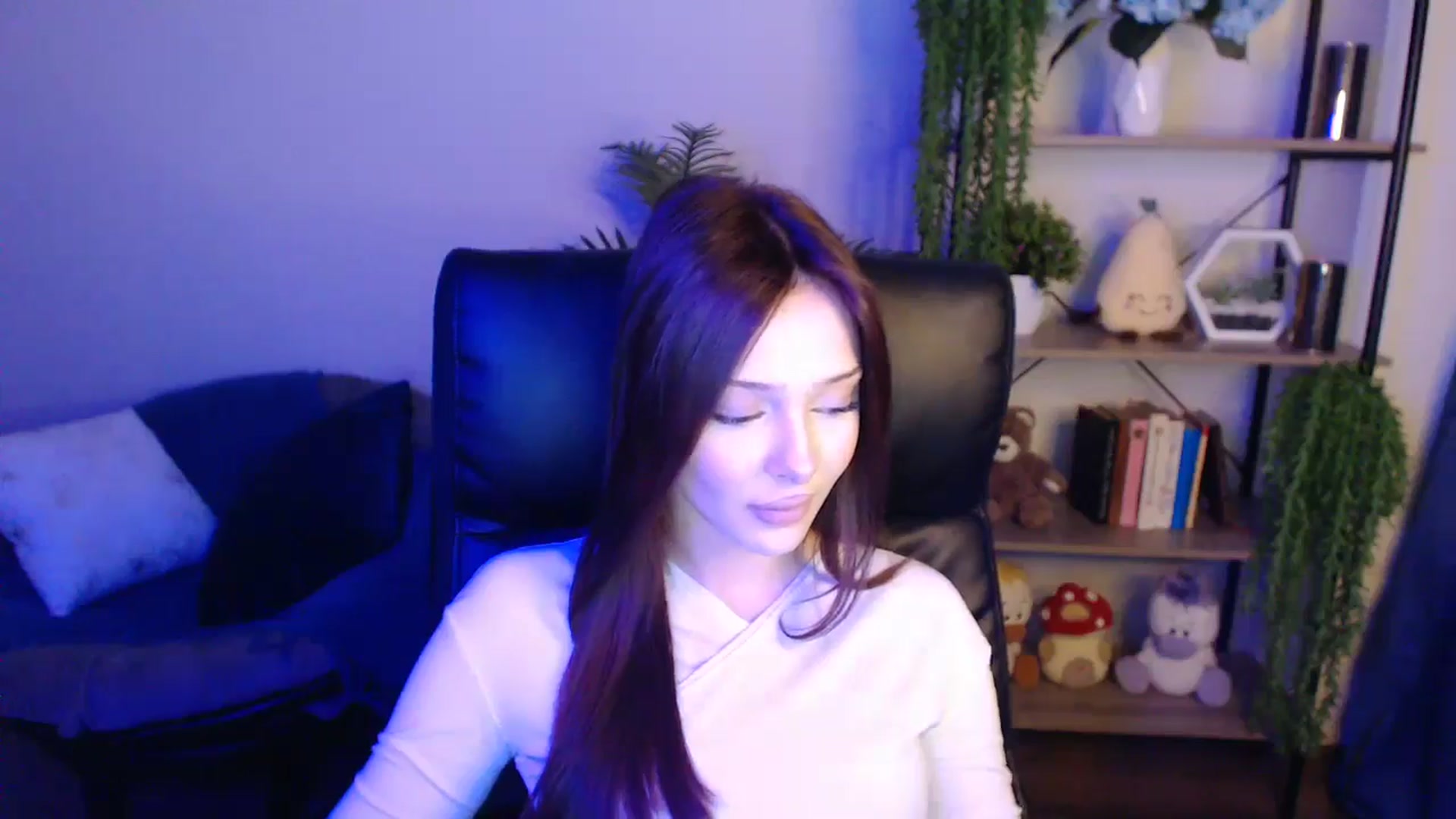 Gallery image thumbnail from KateManelli's myfreecams stream on, 04/12/2025, 13:43 image 4 of 20