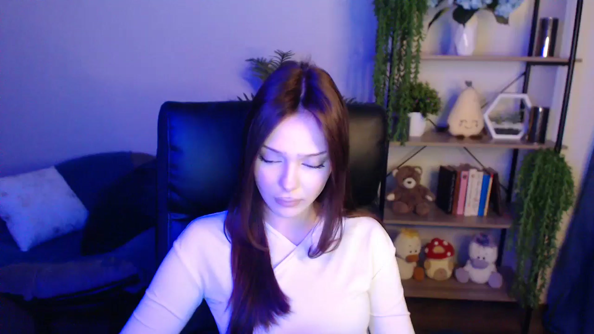 Gallery image thumbnail from KateManelli's myfreecams stream on, 04/12/2025, 13:43 image 6 of 20