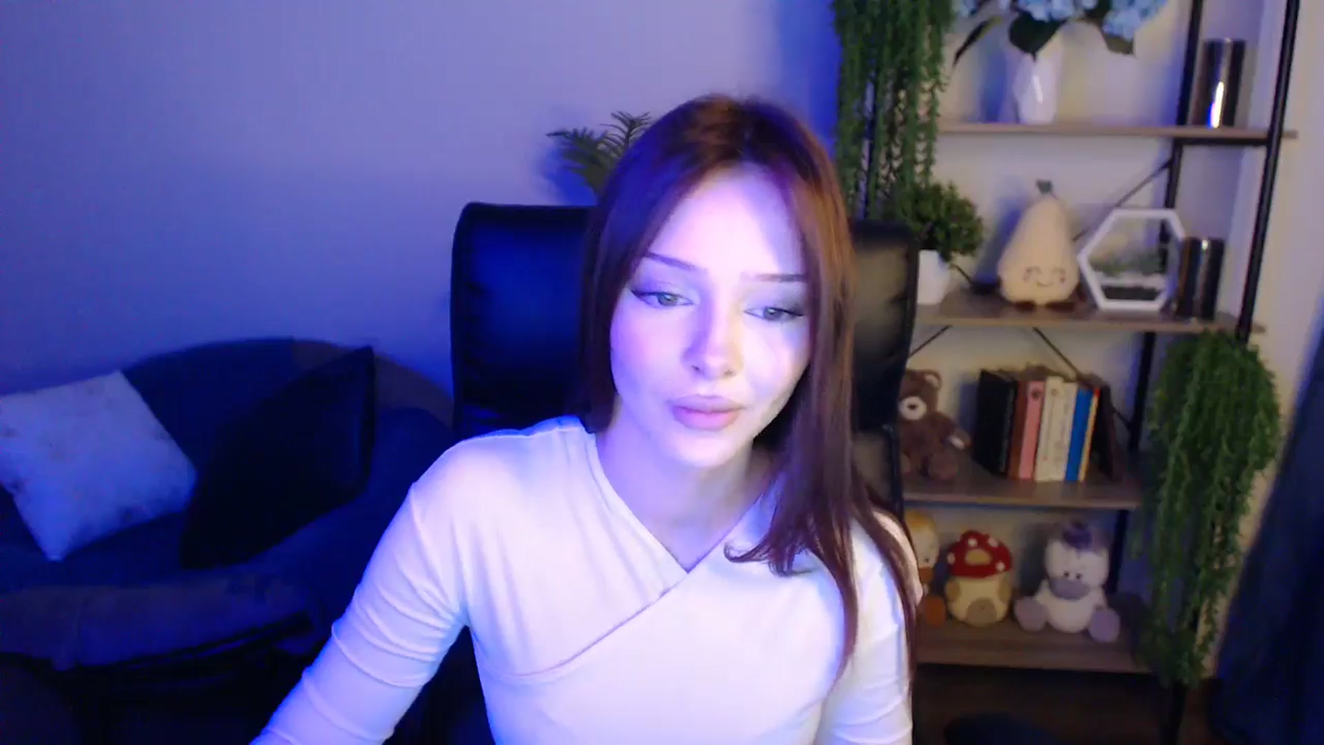 Gallery image thumbnail from KateManelli's myfreecams stream on, 04/12/2025, 14:03 image 4 of 20