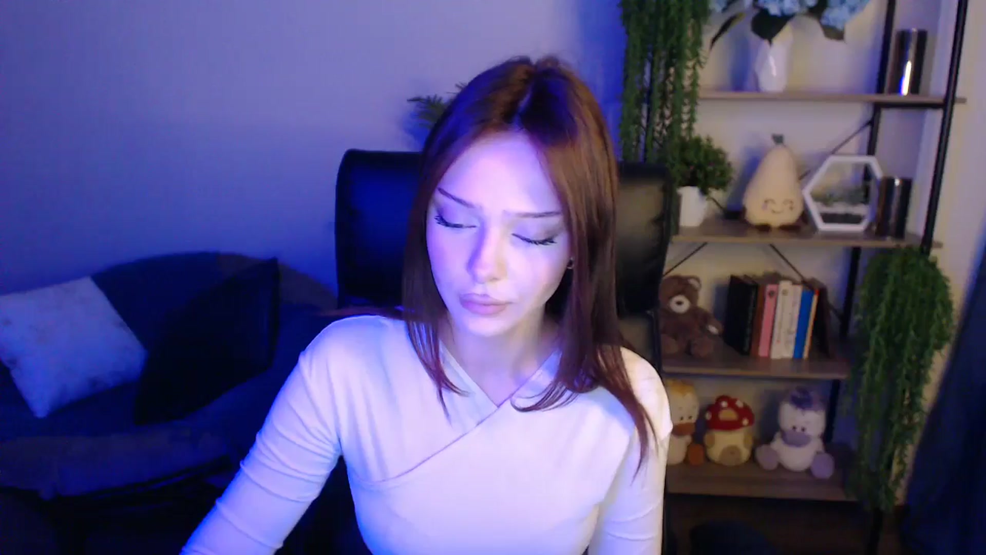 Gallery image thumbnail from KateManelli's myfreecams stream on, 04/12/2025, 14:03 image 2 of 20