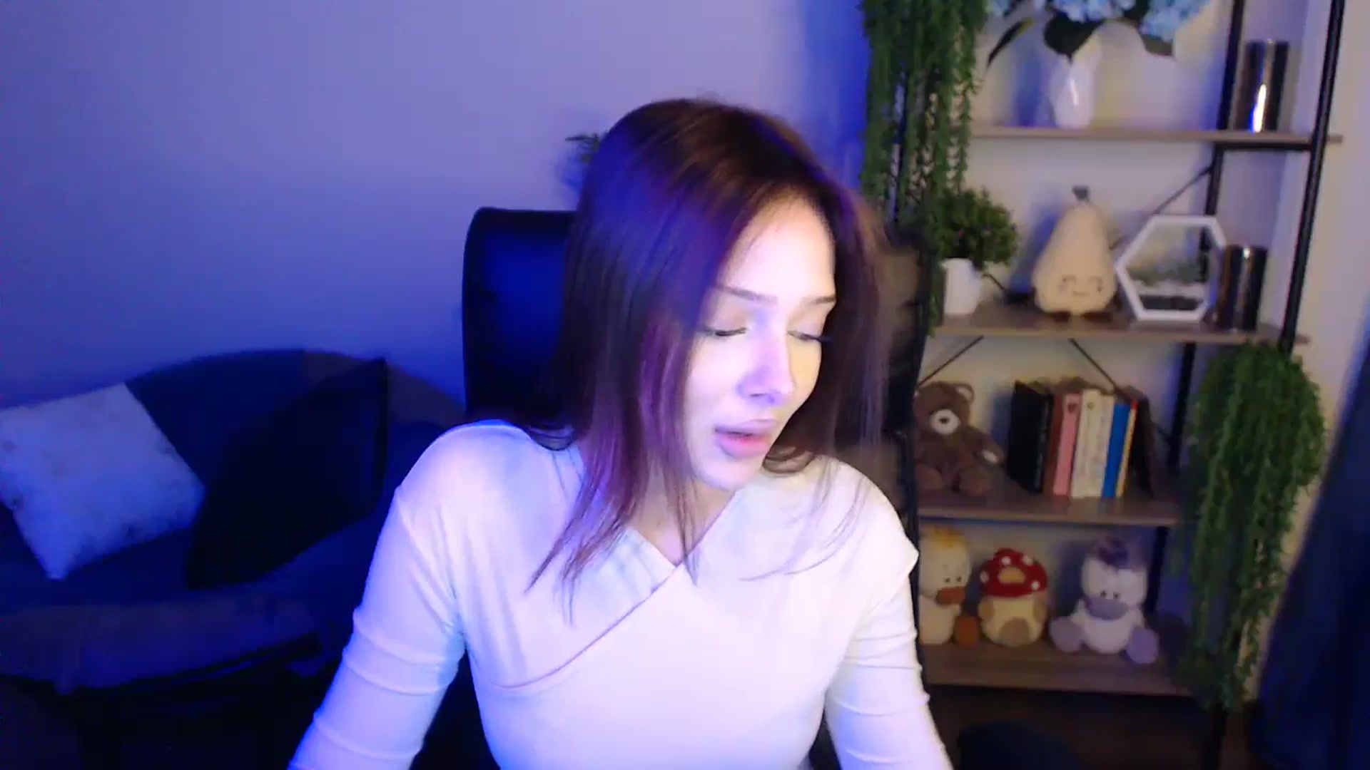 Gallery image thumbnail from KateManelli's myfreecams stream on, 04/12/2025, 14:03 image 9 of 20