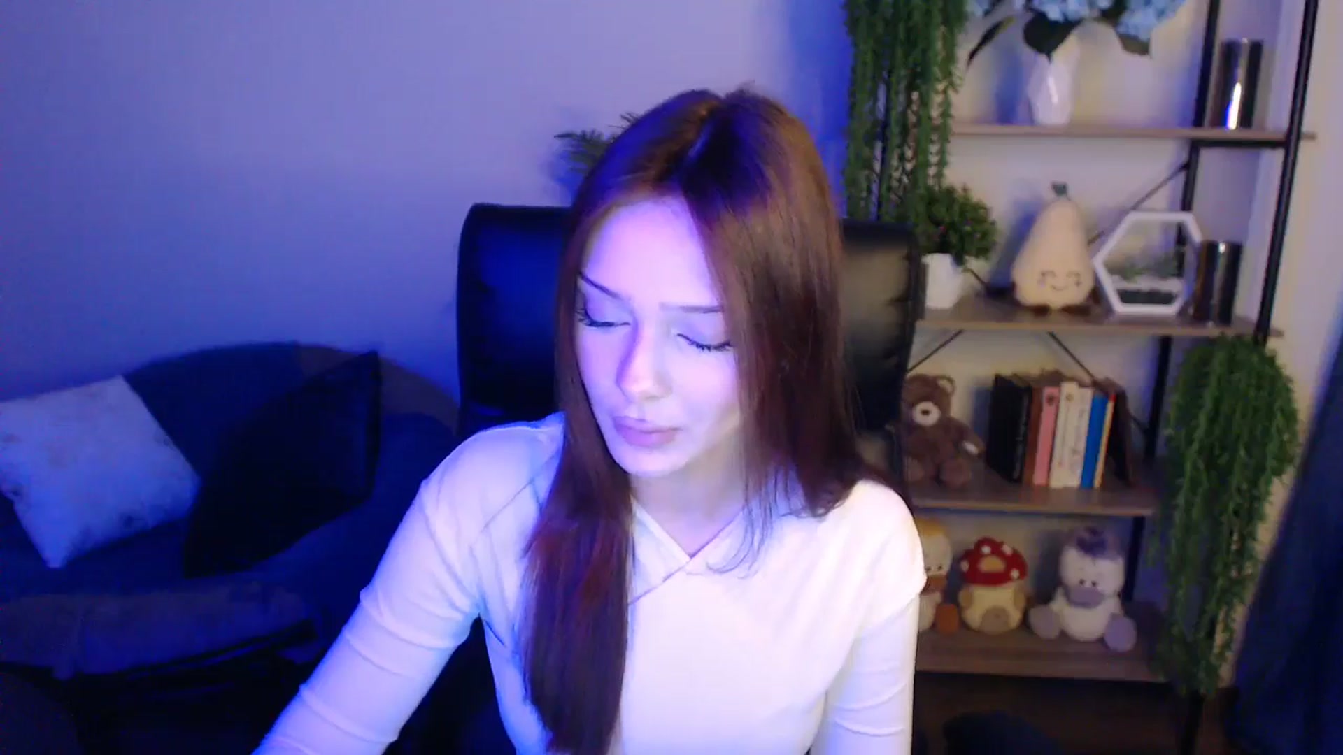 Gallery image thumbnail from KateManelli's myfreecams stream on, 04/12/2025, 14:03 image 15 of 20