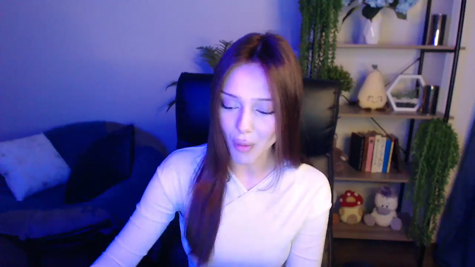 Gallery image thumbnail from KateManelli's myfreecams stream on, 04/12/2025, 14:03 image 14 of 20