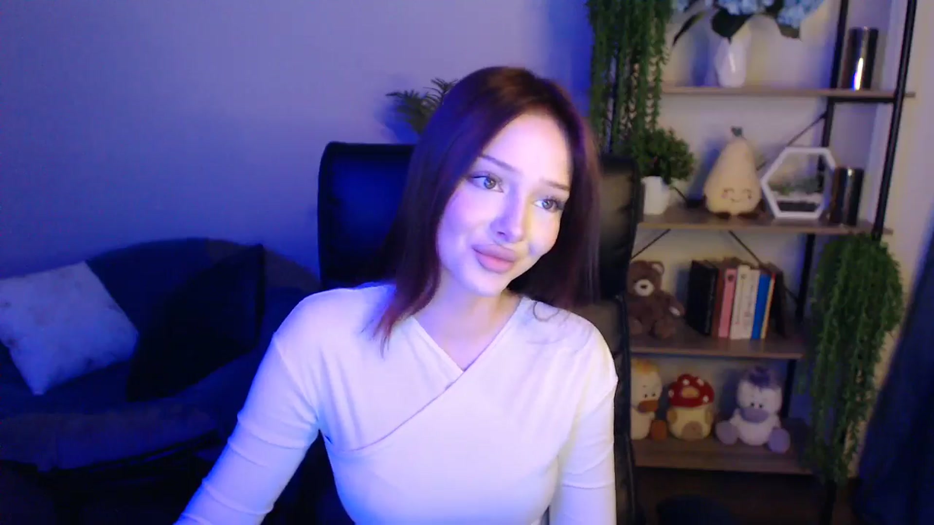 Gallery image thumbnail from KateManelli's myfreecams stream on, 04/12/2025, 14:03 image 13 of 20