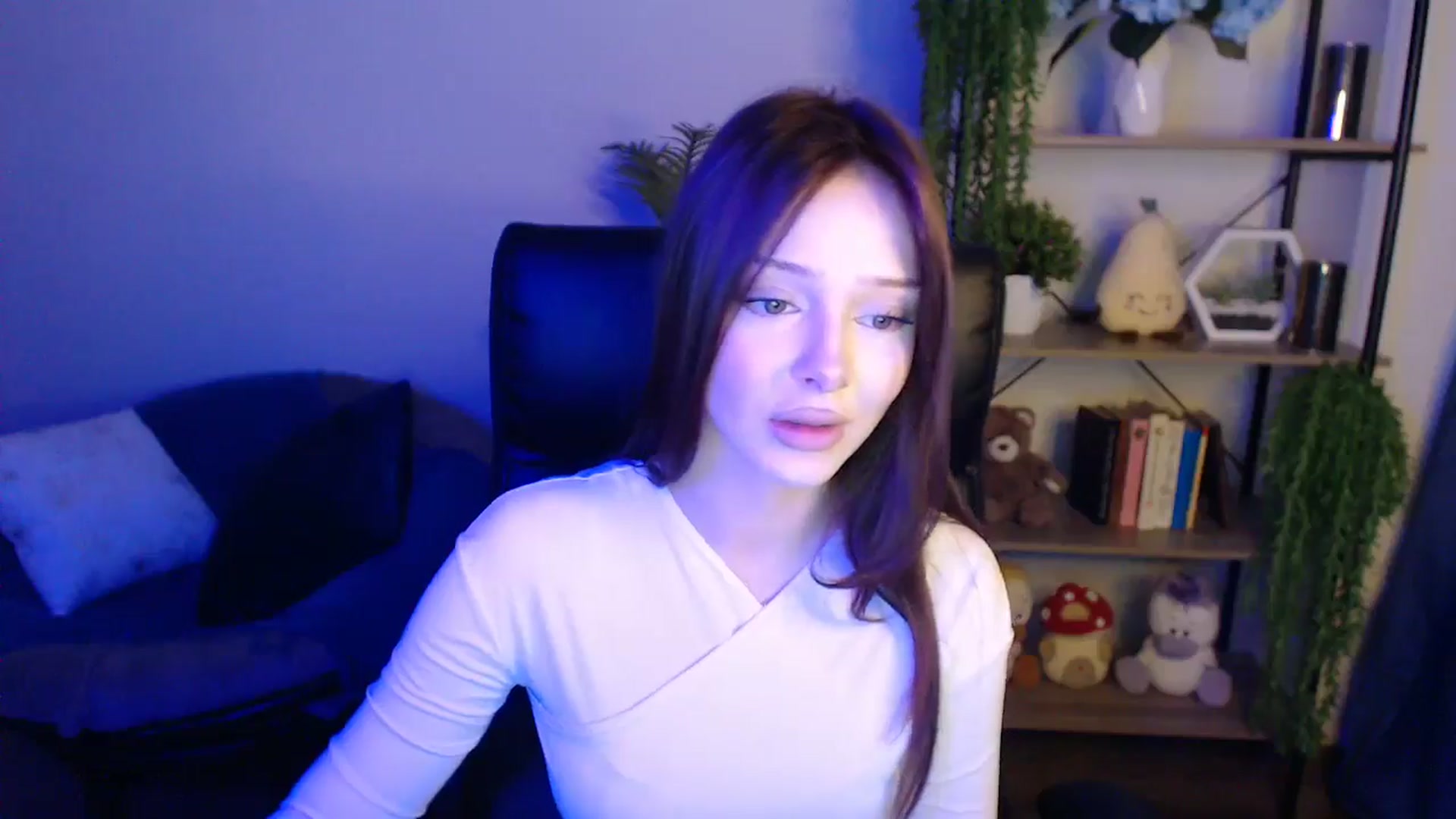 Gallery image thumbnail from KateManelli's myfreecams stream on, 04/12/2025, 14:03 image 6 of 20