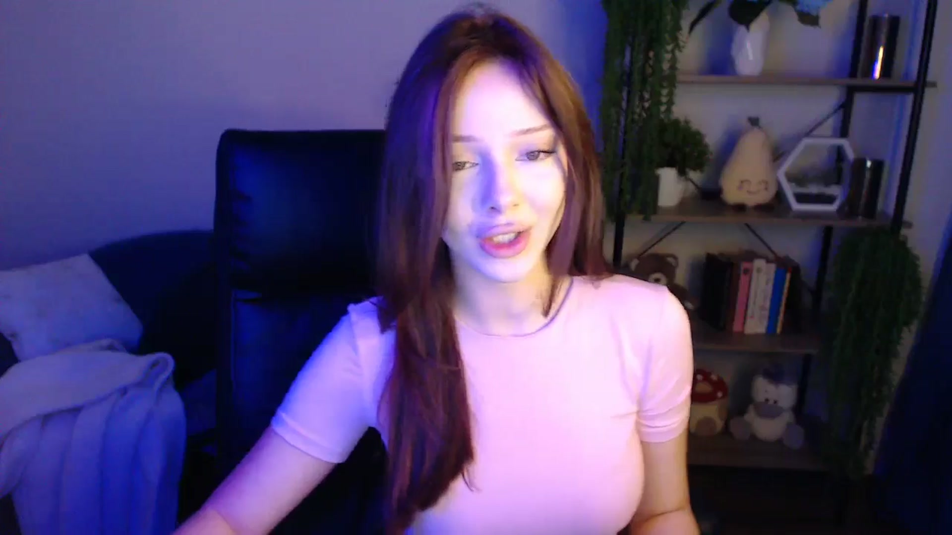 Gallery image thumbnail from KateManelli's myfreecams stream on, 04/14/2025, 08:29 image 14 of 20