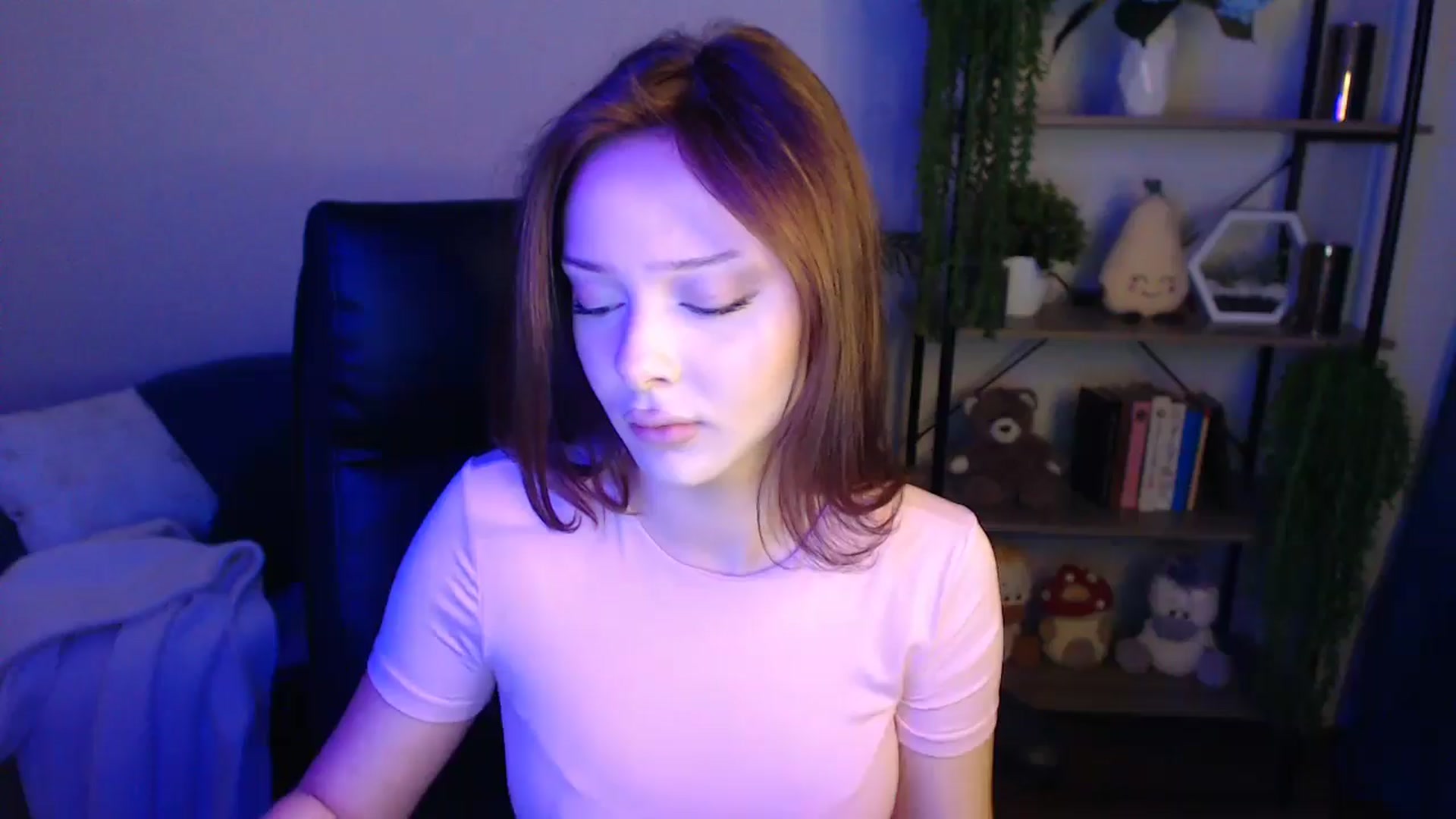 Gallery image thumbnail from KateManelli's myfreecams stream on, 04/14/2025, 08:29 image 18 of 20