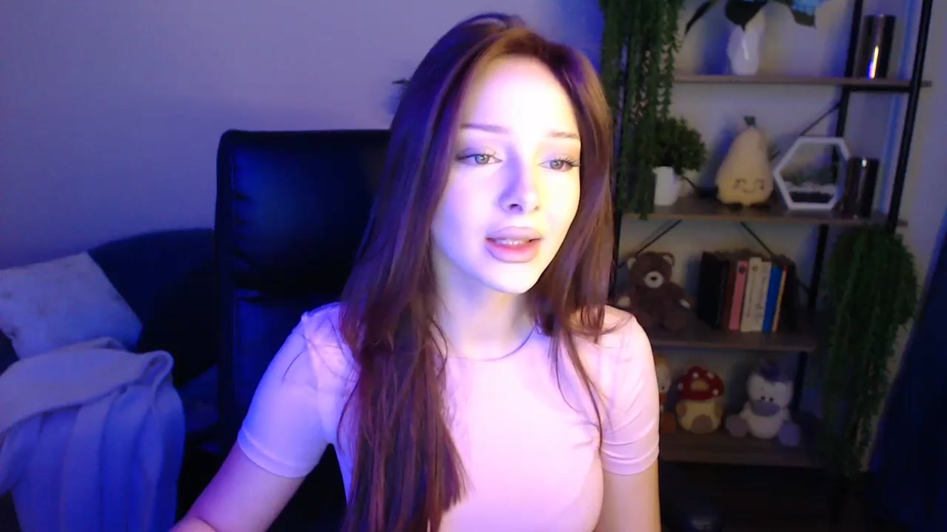Gallery image thumbnail from KateManelli's myfreecams stream on, 04/14/2025, 08:29 image 11 of 20