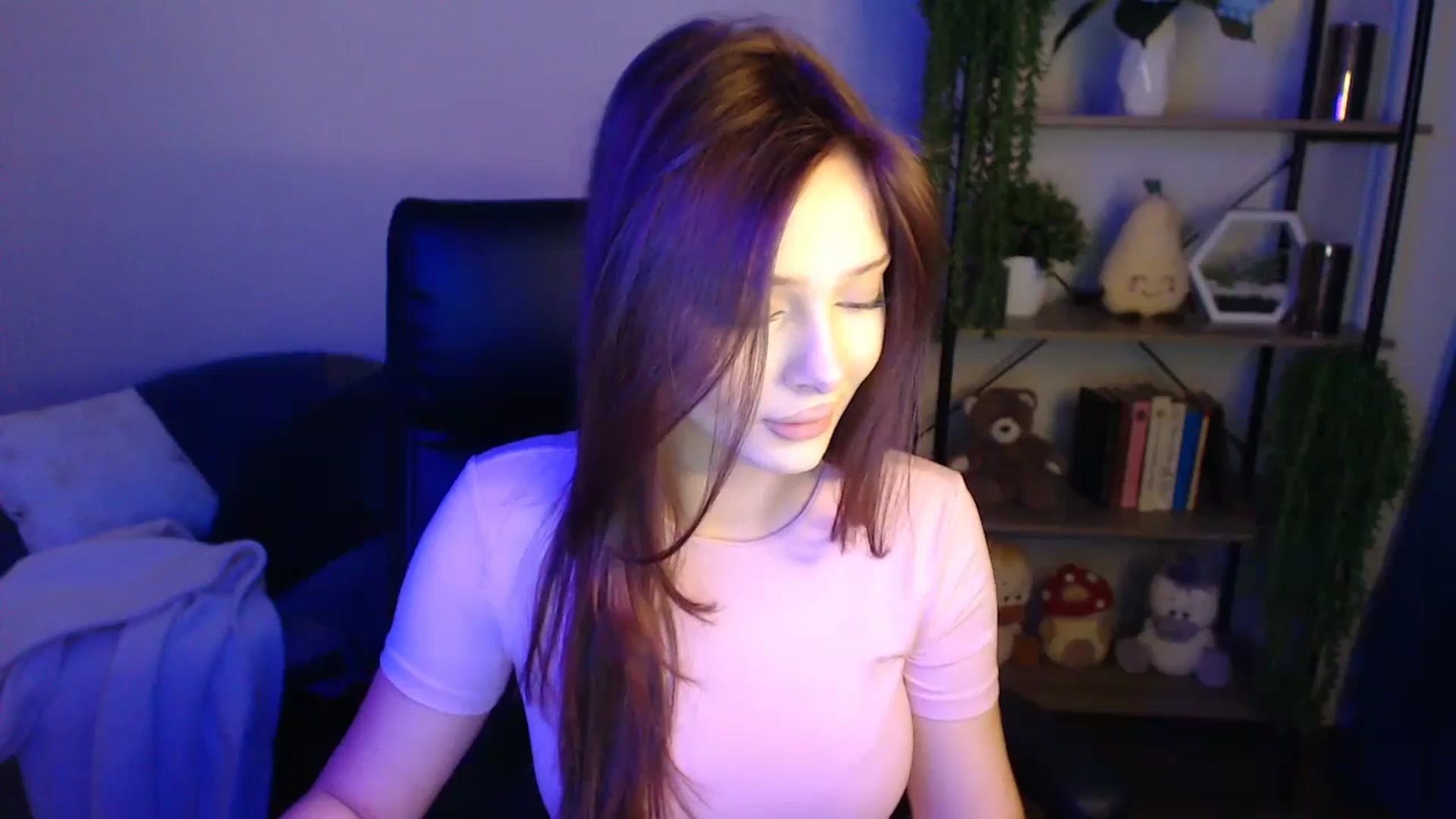 Gallery image thumbnail from KateManelli's myfreecams stream on, 04/14/2025, 08:29 image 7 of 20