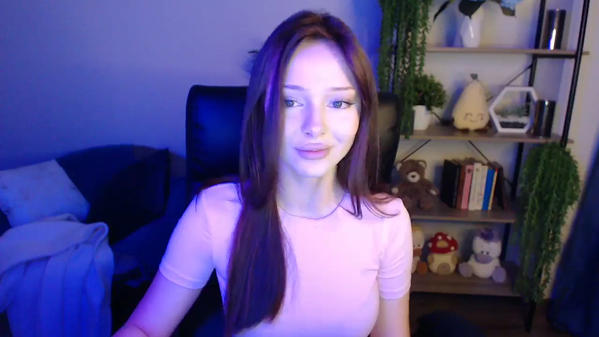 Gallery image thumbnail from KateManelli's myfreecams stream on, 04/14/2025, 10:03 image 17 of 20