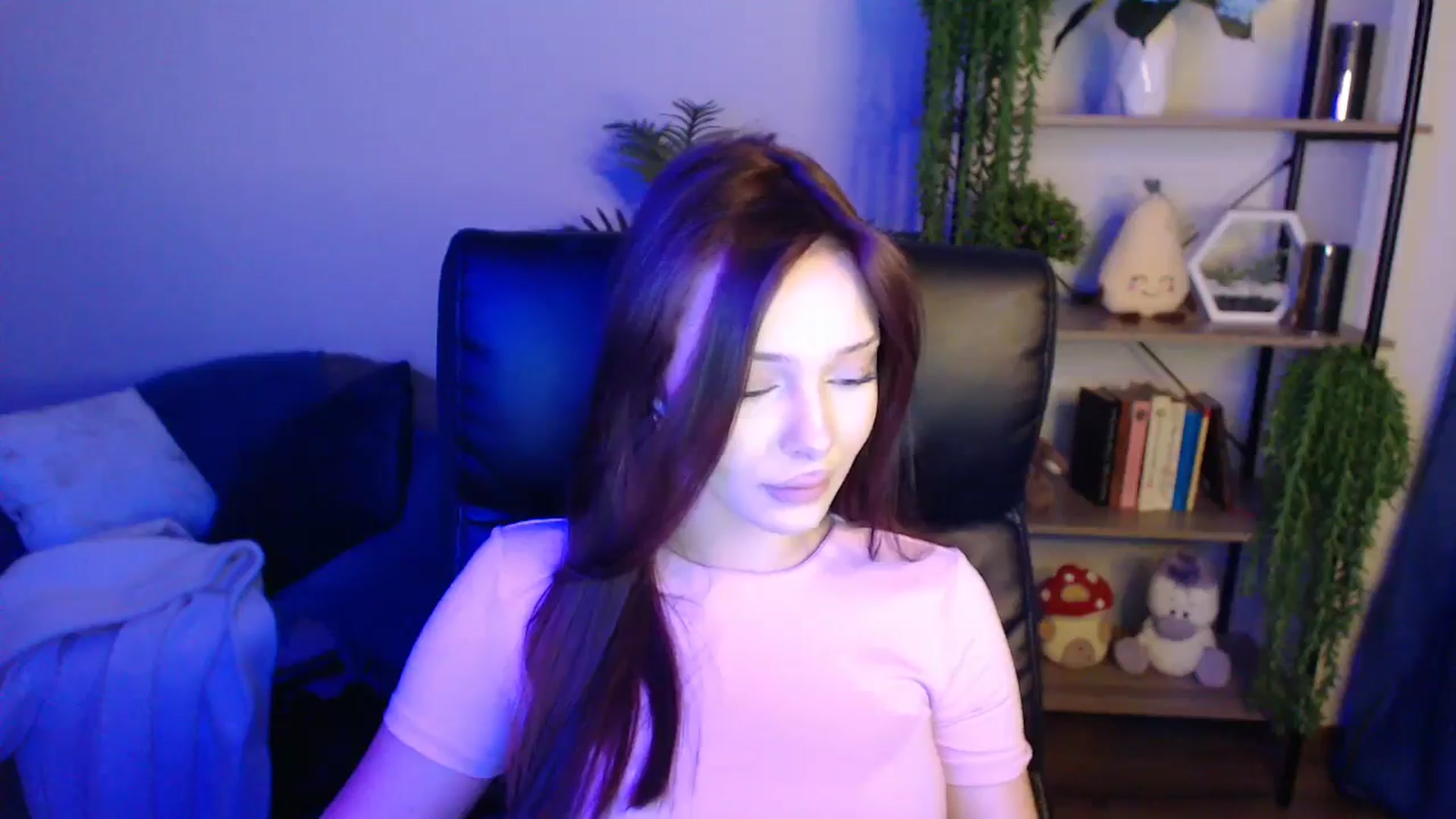 Gallery image thumbnail from KateManelli's myfreecams stream on, 04/14/2025, 10:03 image 5 of 20