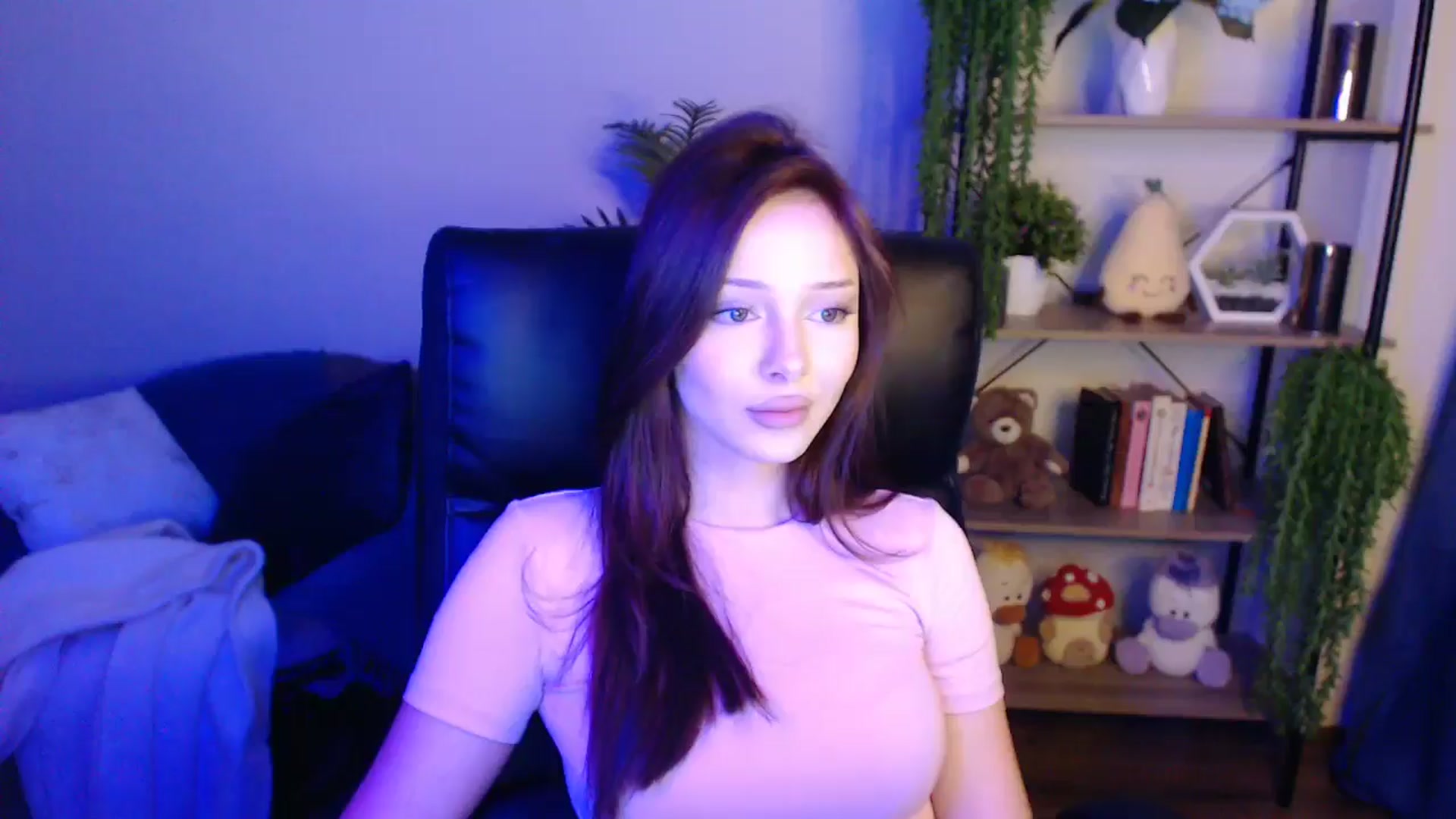 Gallery image thumbnail from KateManelli's myfreecams stream on, 04/14/2025, 11:10 image 19 of 20